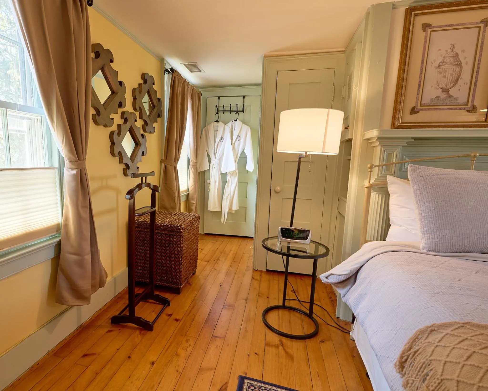 Bed in Scranton Seahorse Inn