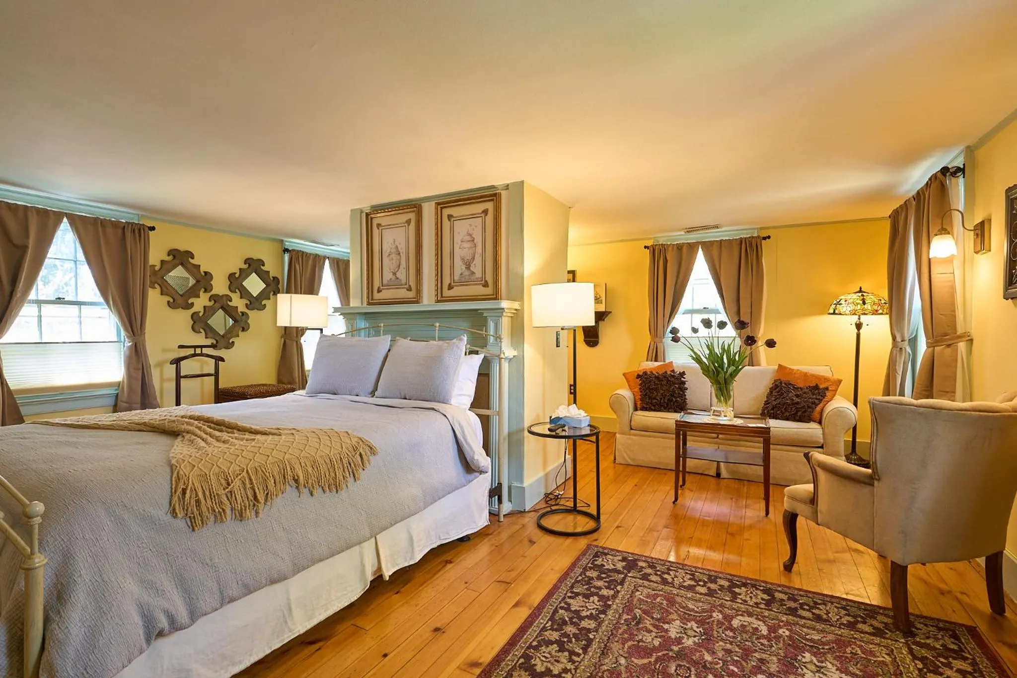 Bed in Scranton Seahorse Inn