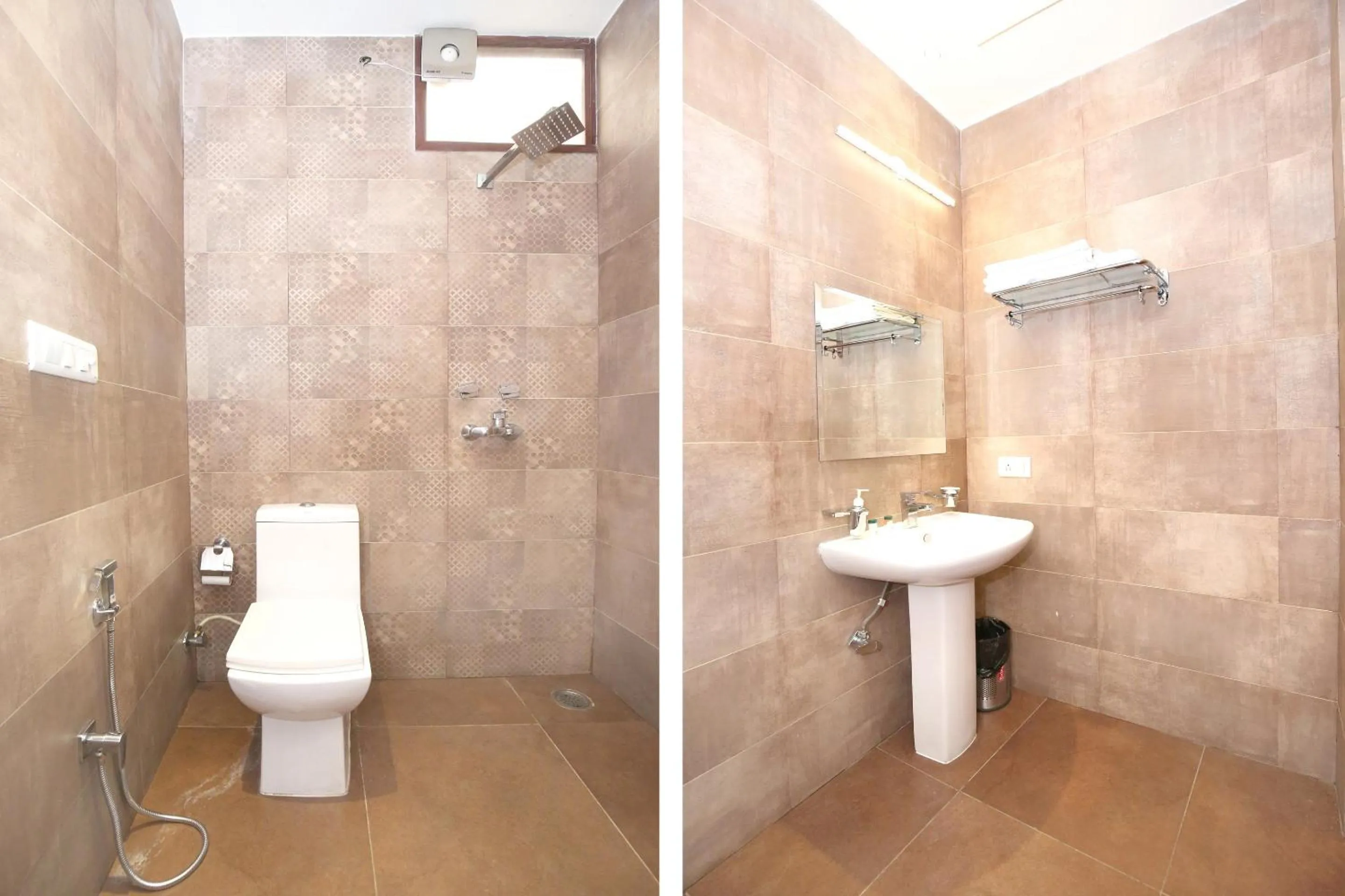 Bathroom in HOTEL 24x7 INN