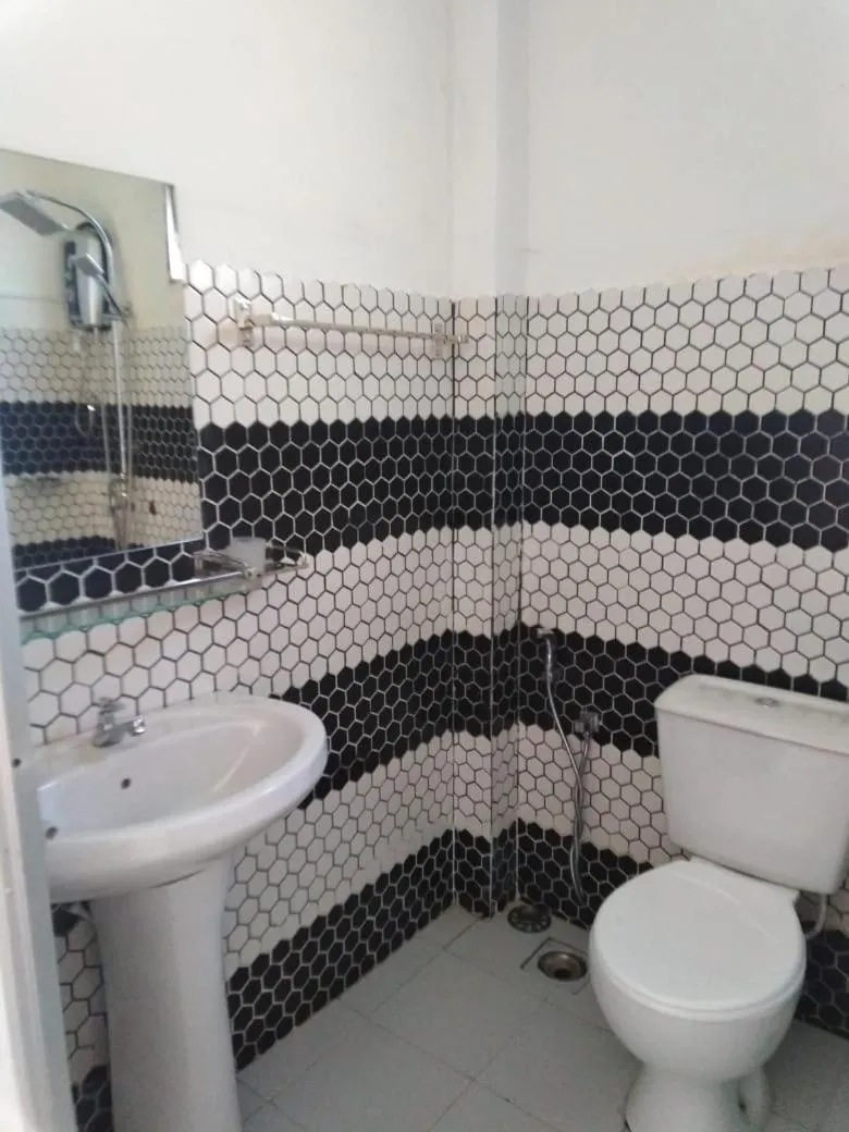 Shower in Frosty Heaven Guest House