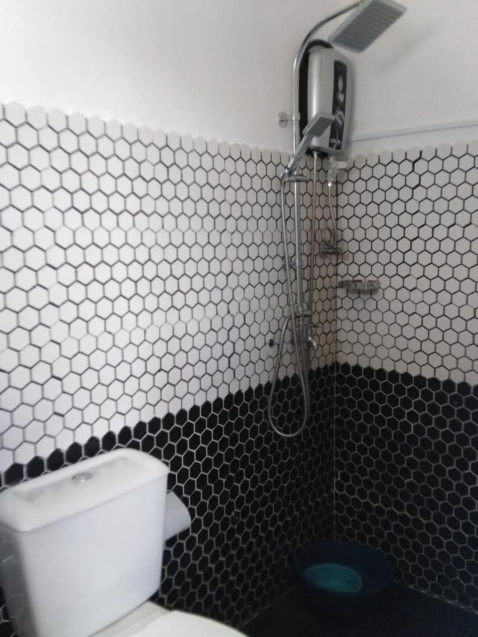 Shower in Frosty Heaven Guest House
