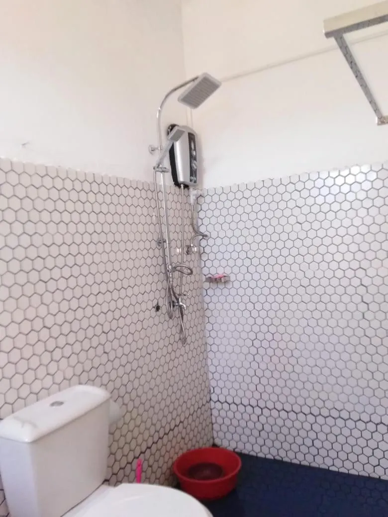 Shower in Frosty Heaven Guest House
