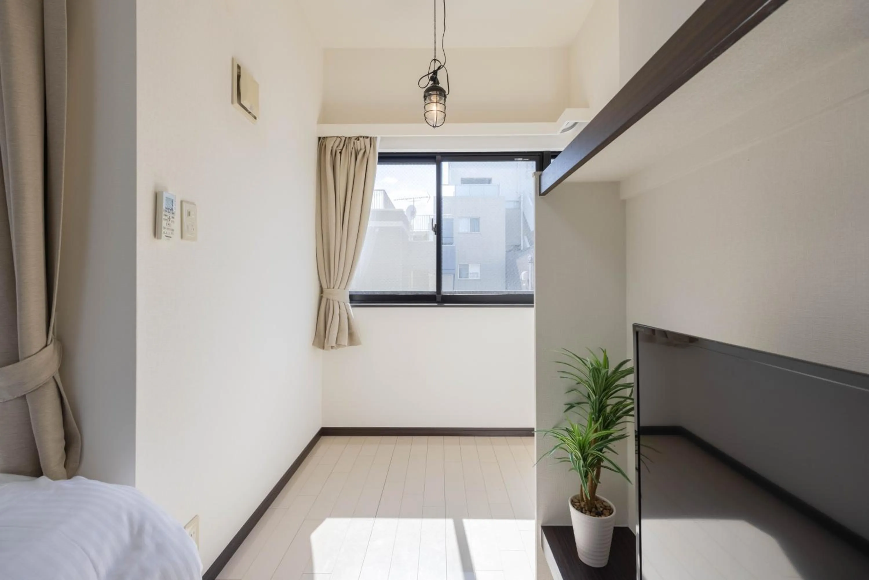 Photo of the whole room, Bed in 錦系町天空樹景觀飯店 Skytree View Kinshicho - crib free