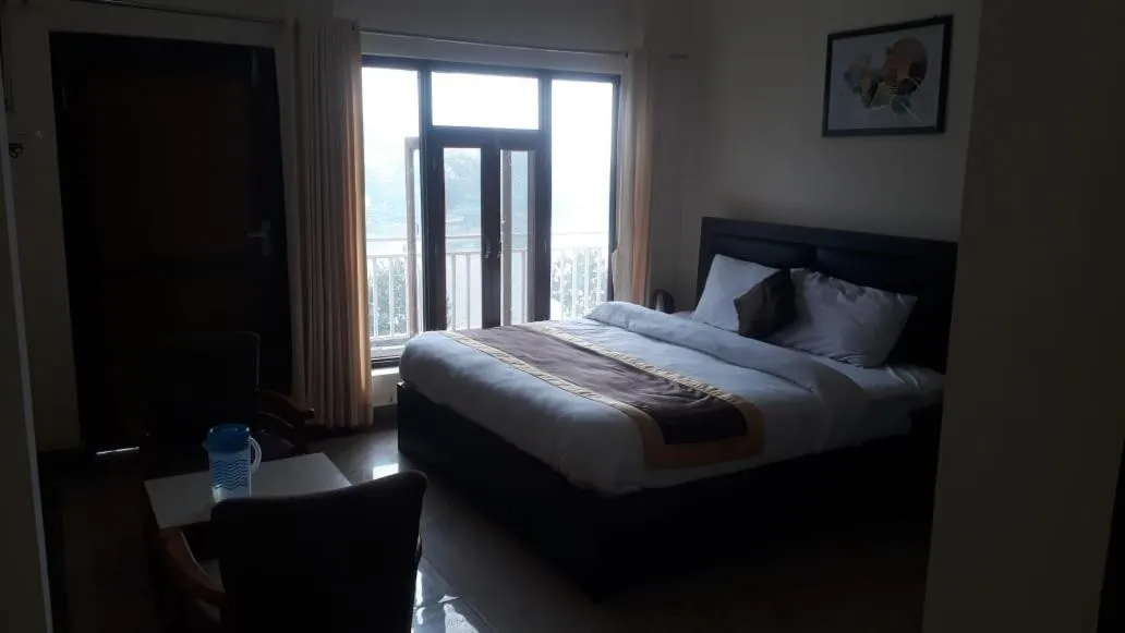 Hotel Lake Paradise Inn