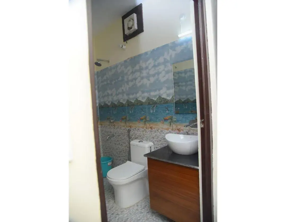 Bathroom in Hotel Lake Paradise Inn Bathroom in Hotel Lake Paradise Inn