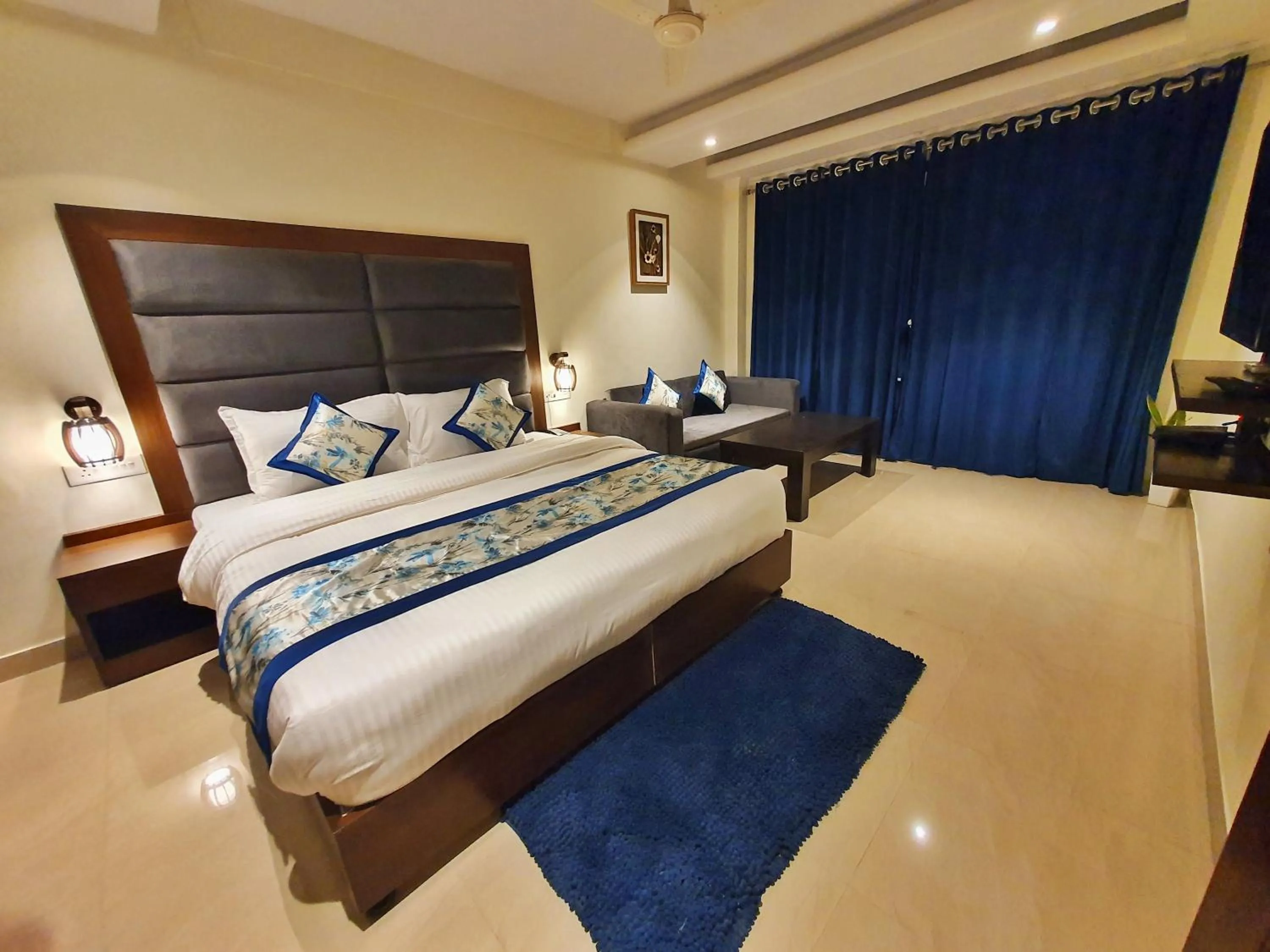 Bedroom, Bed in The Lake Hill