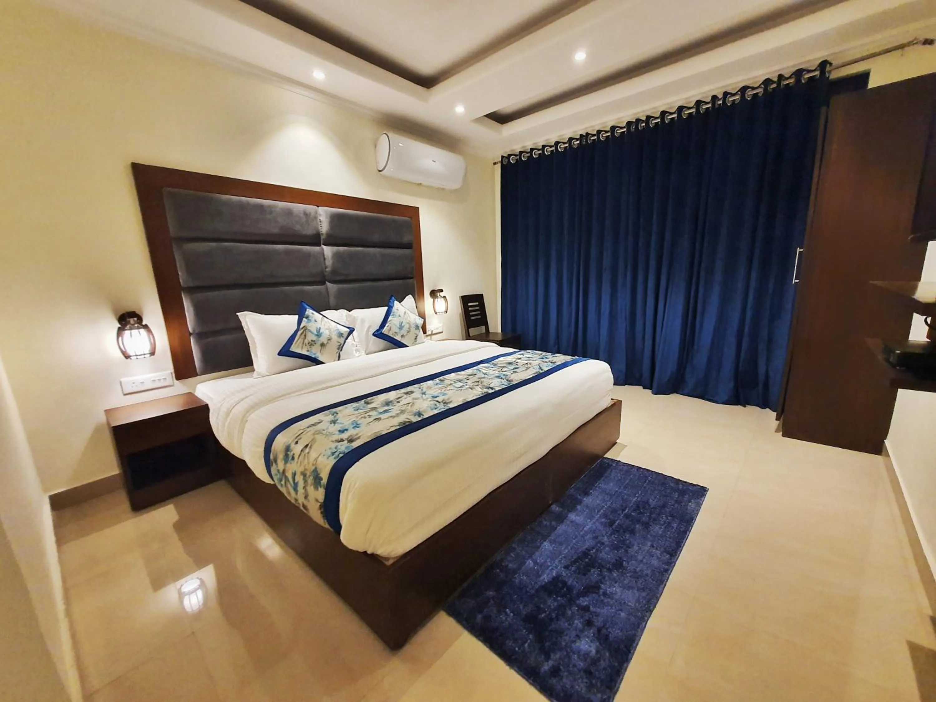 Bedroom, Bed in The Lake Hill