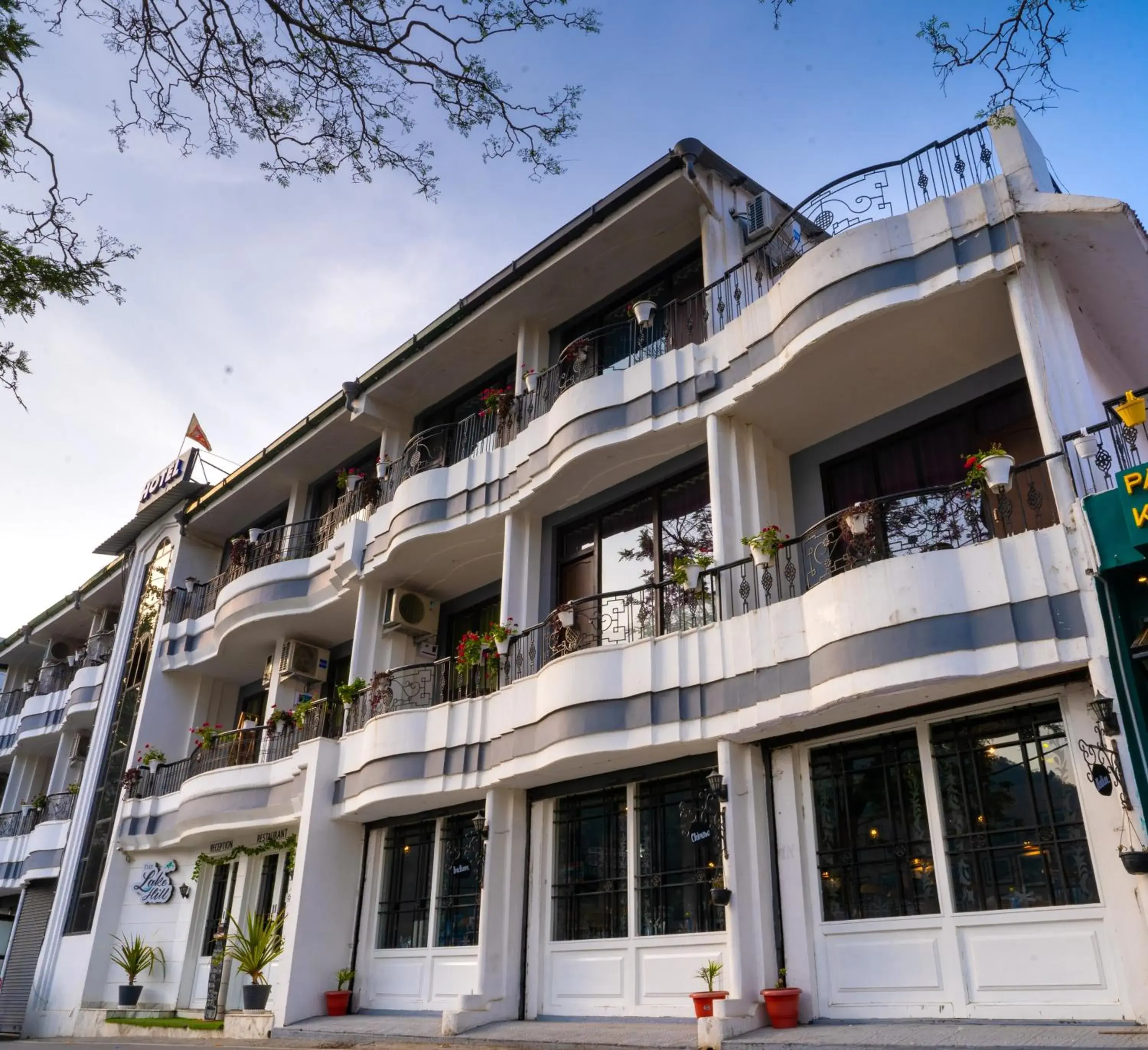 Property building in The Lake Hill Property building in The Lake Hill