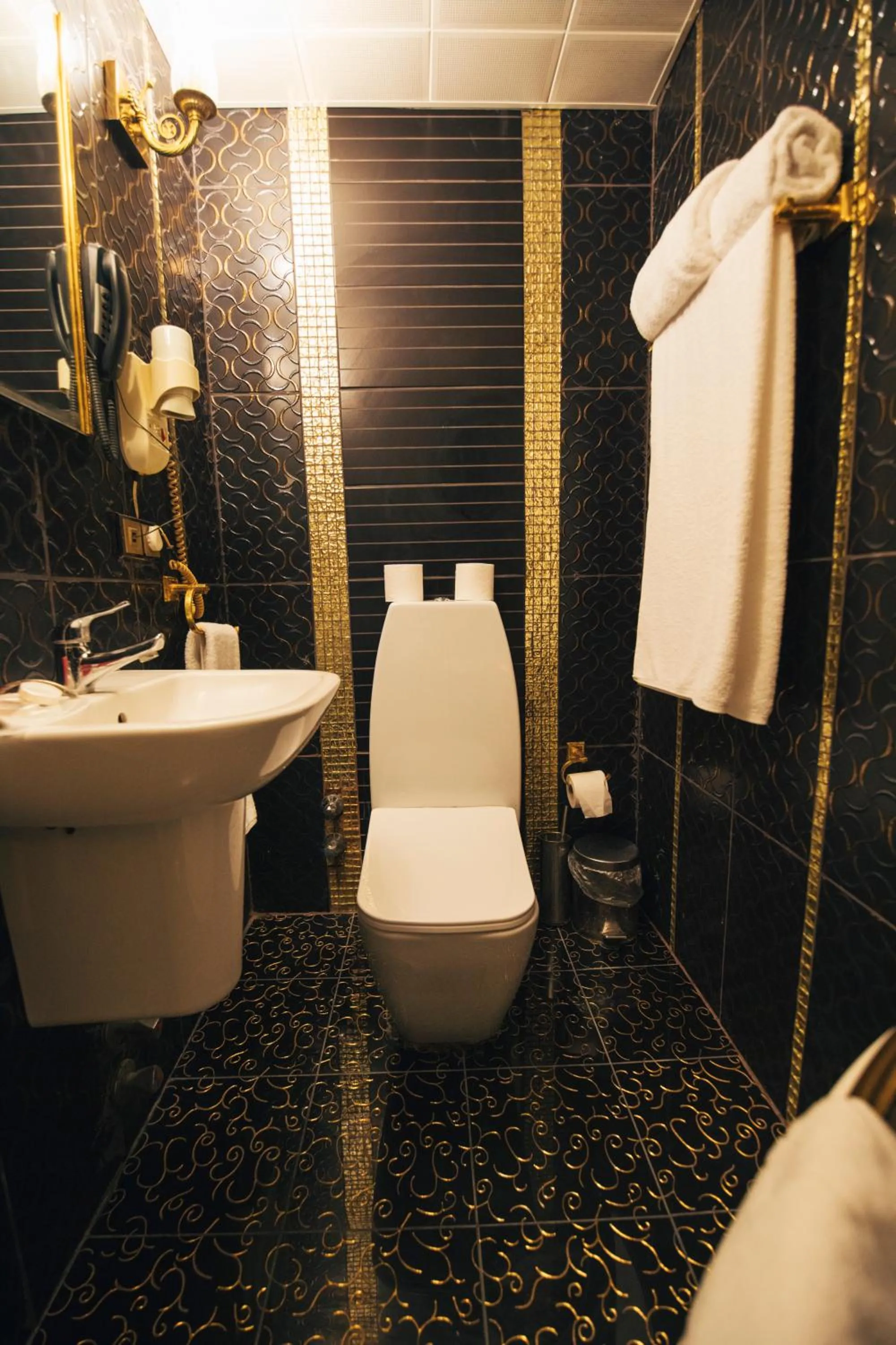 Toilet in Royal Mersin Otel