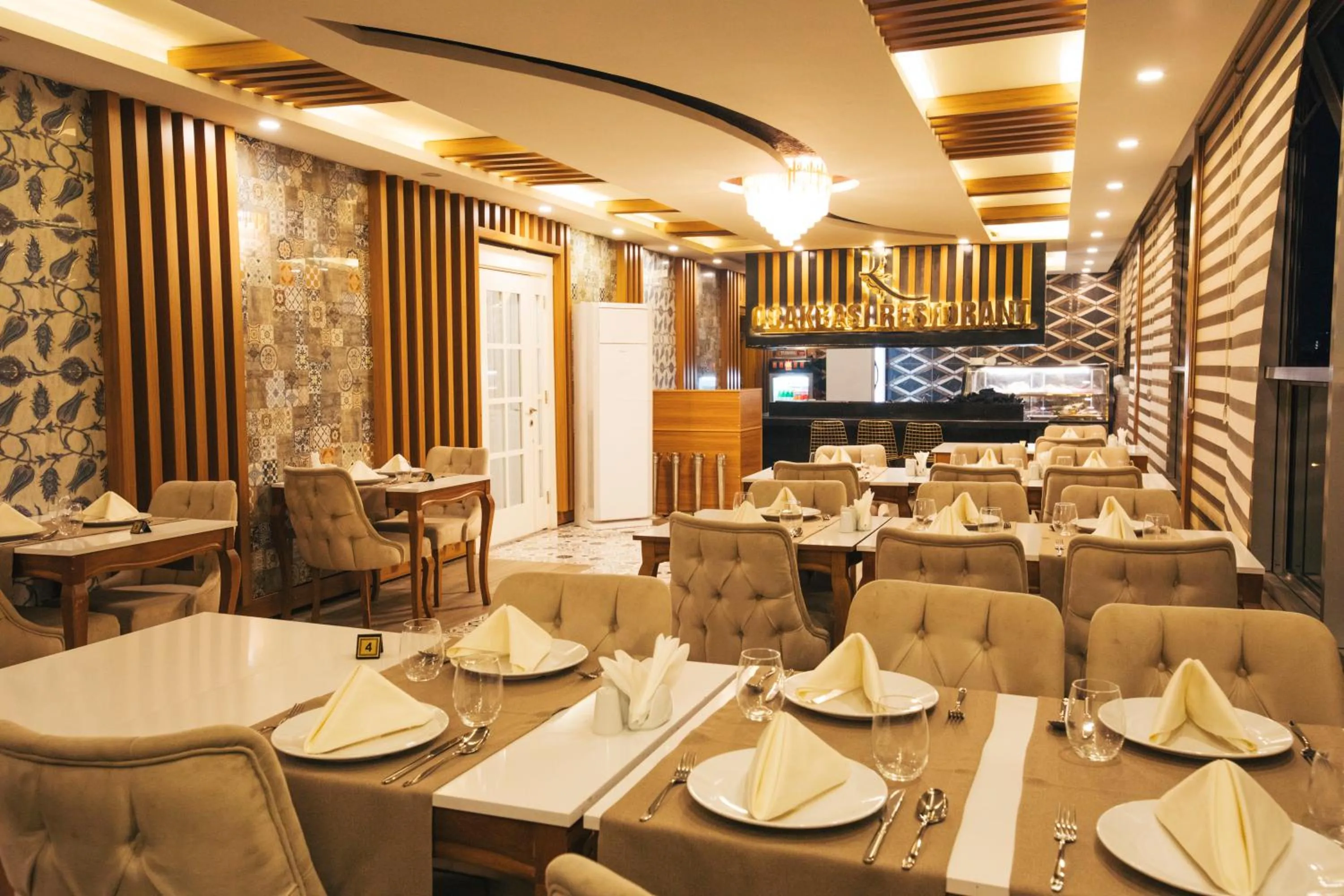 Restaurant/places to eat in Royal Mersin Otel