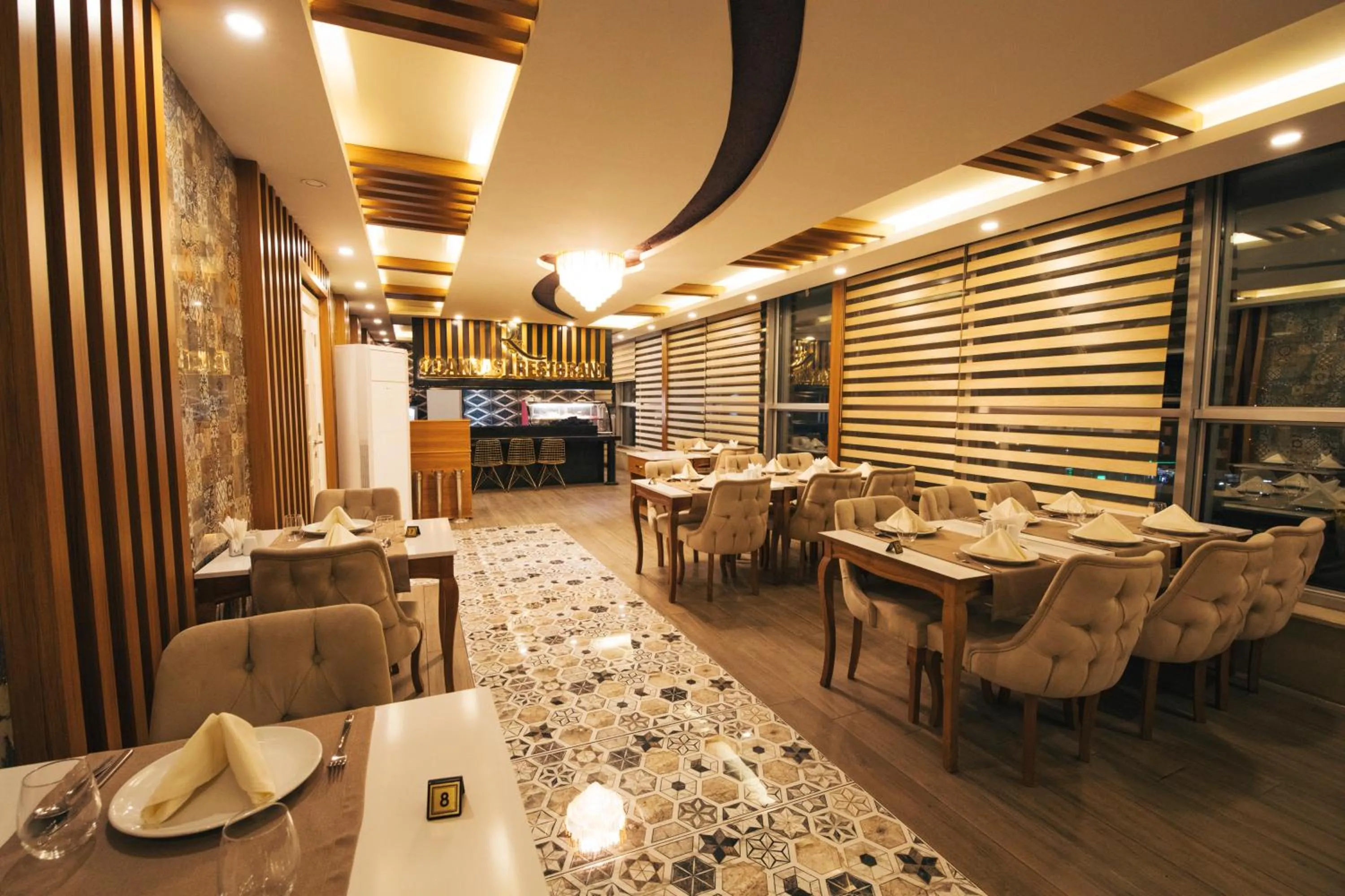 Restaurant/places to eat in Royal Mersin Otel