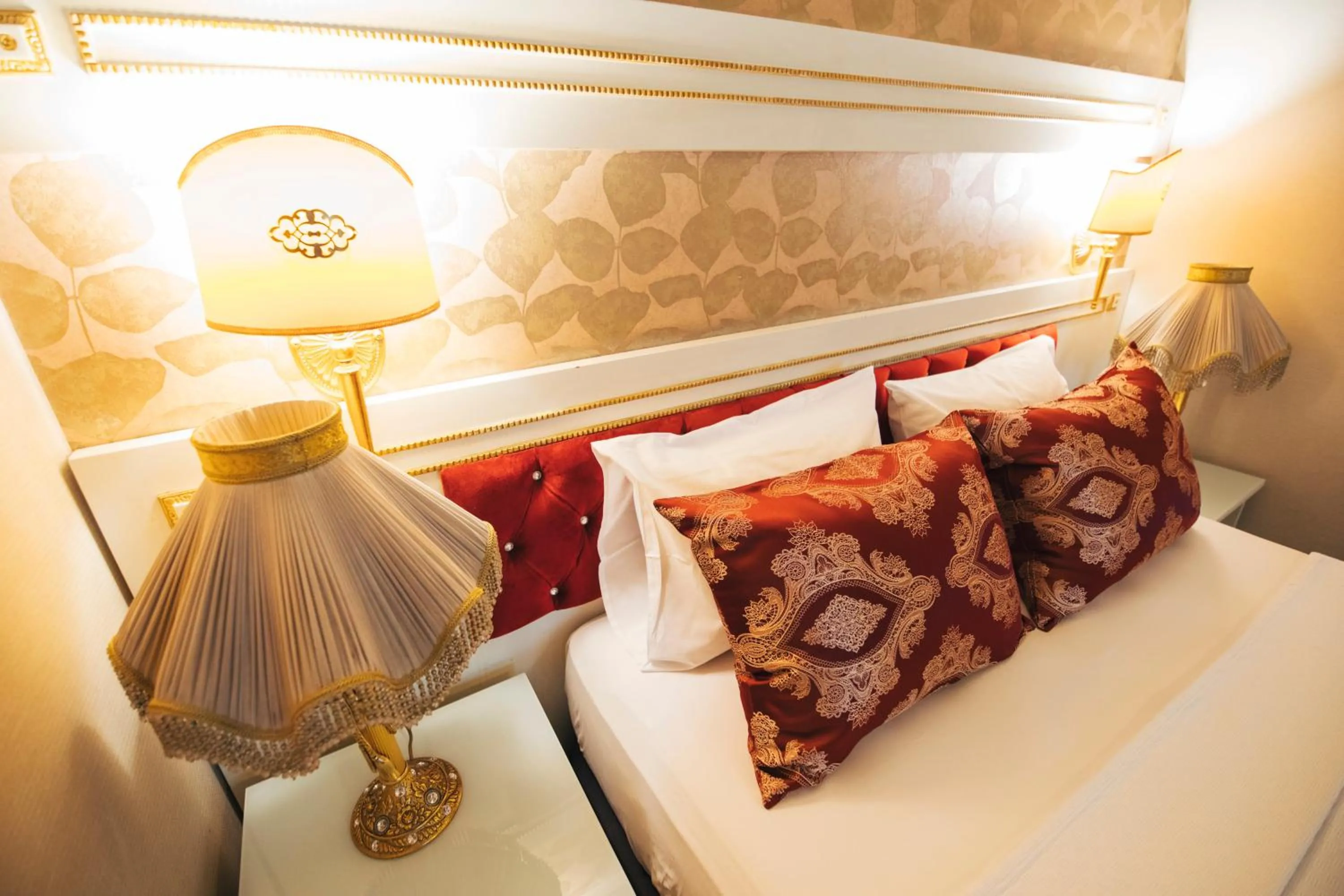 Bed in Royal Mersin Otel
