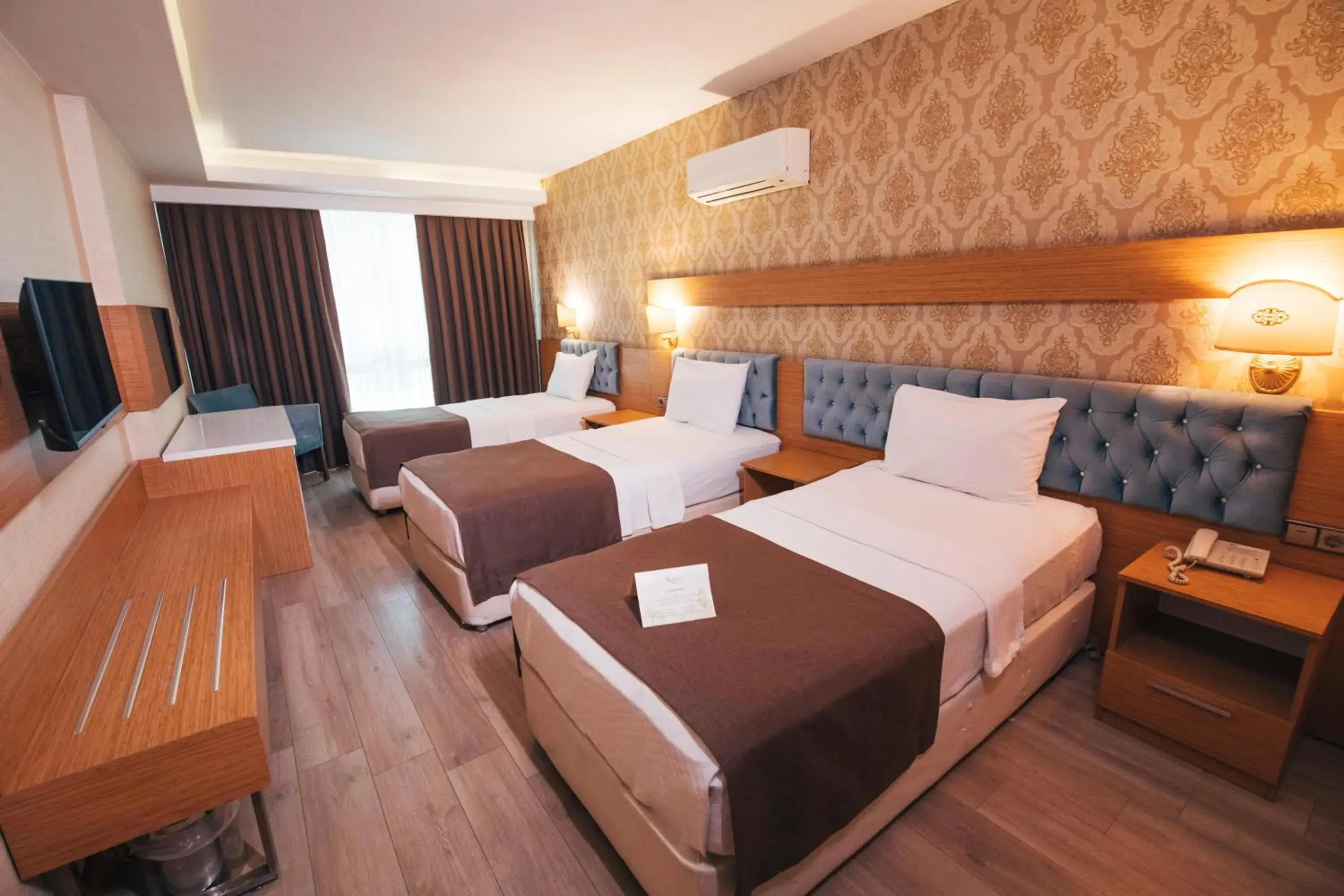 Deluxe Triple Room - single occupancy in Royal Mersin Otel Deluxe Triple Room - single occupancy in Royal Mersin Otel