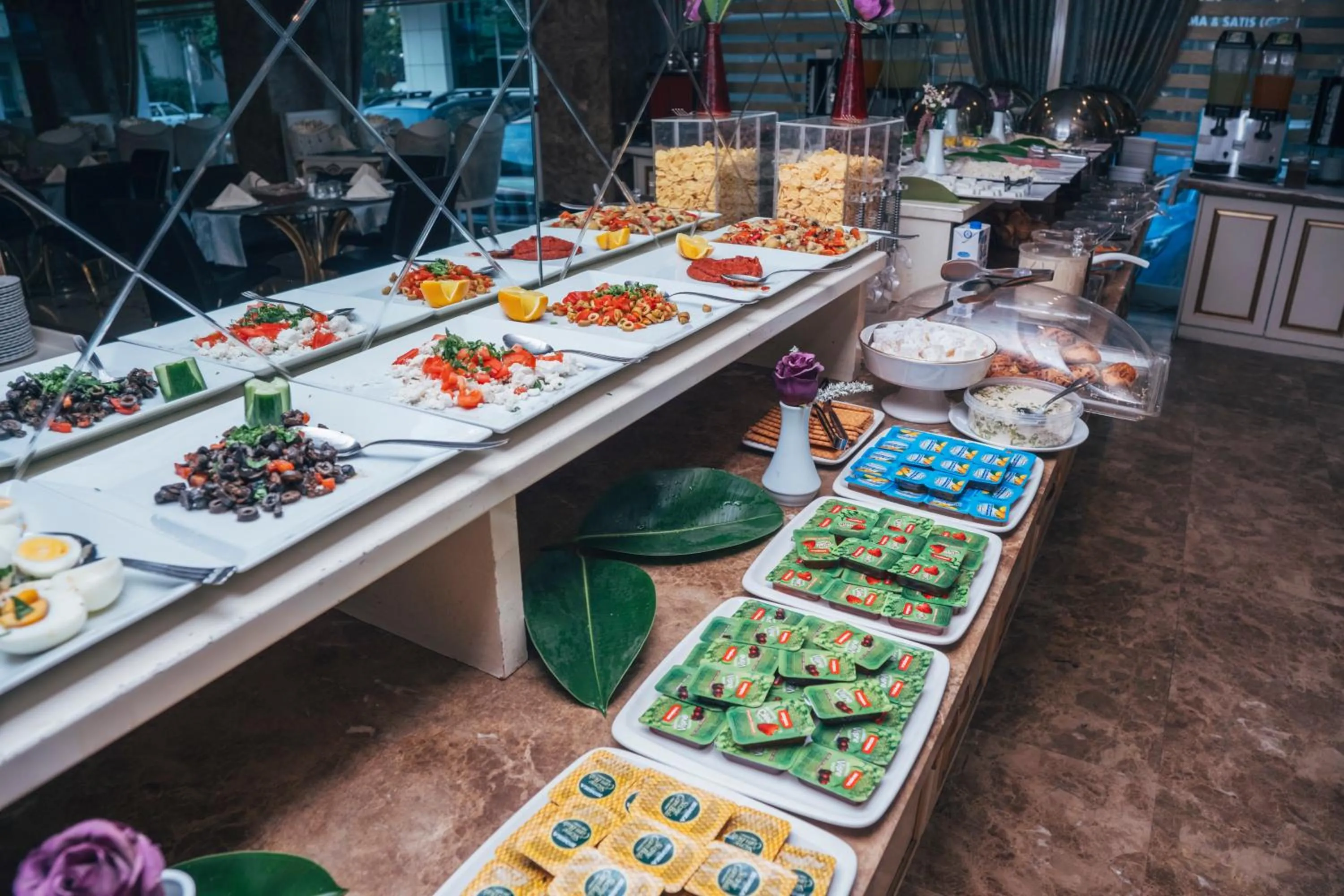 Food and drinks in Royal Mersin Otel