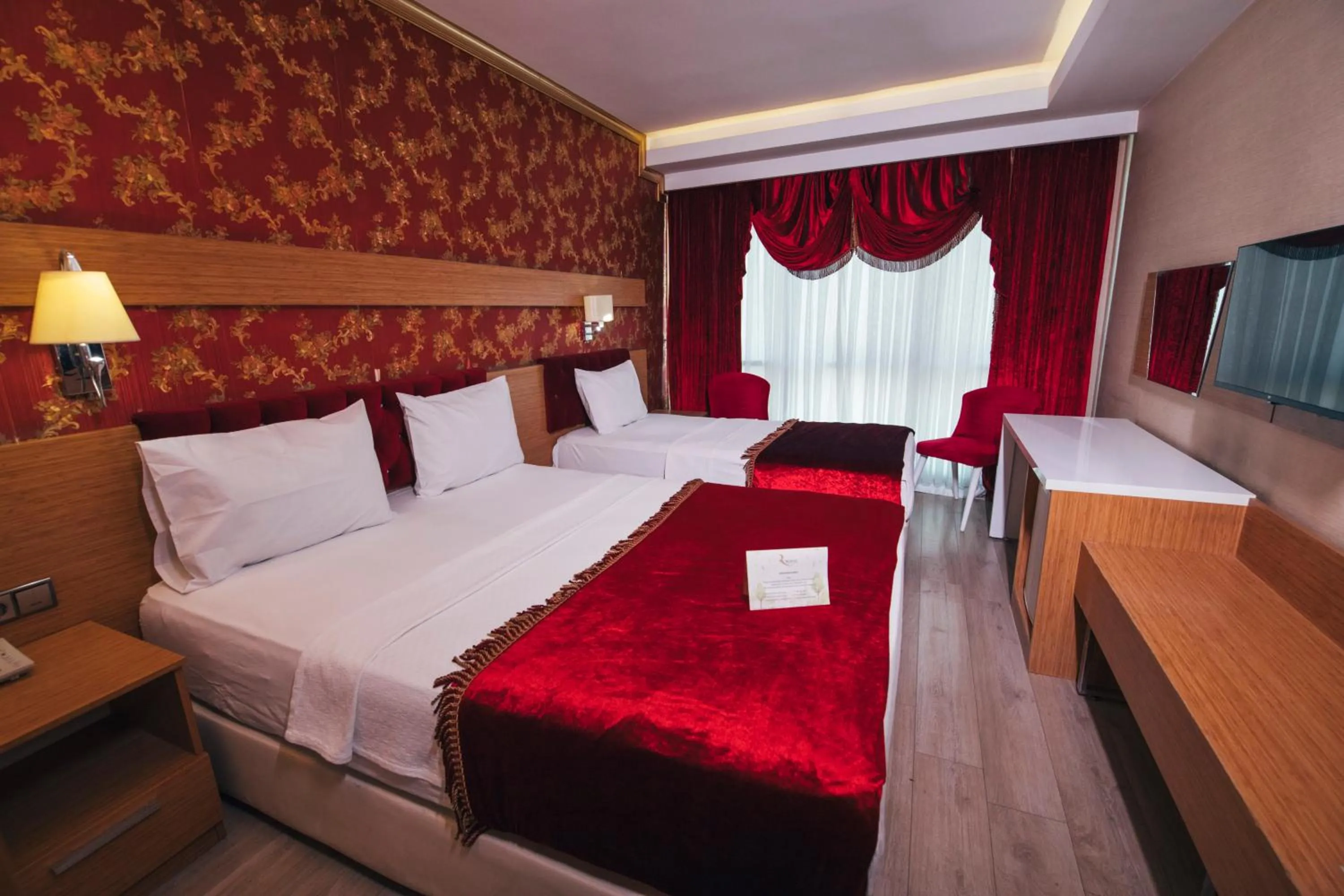 Bed in Royal Mersin Otel