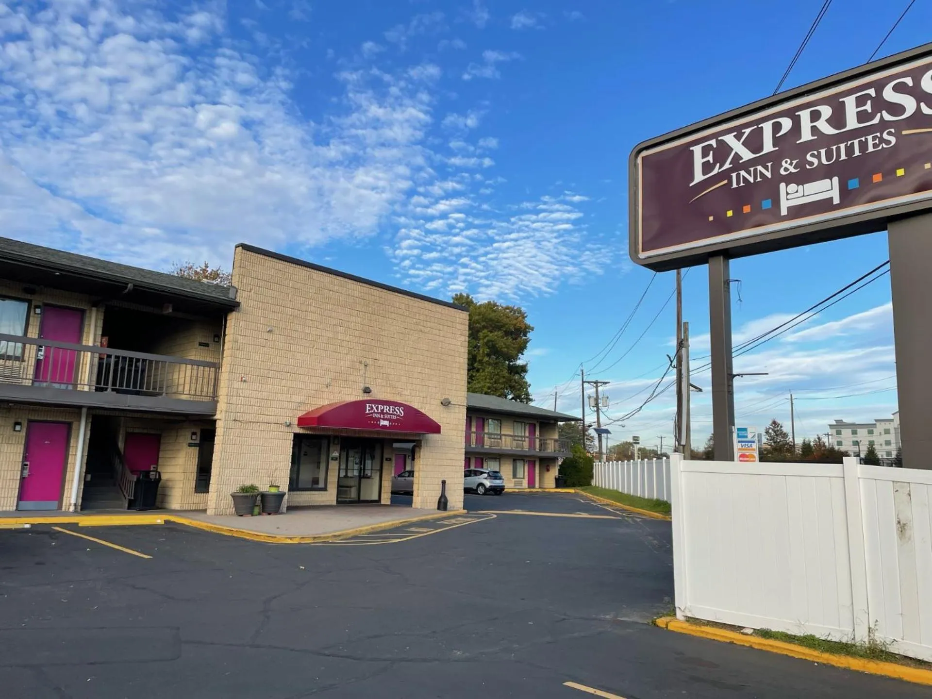 Property building in Express Inn-Rahway