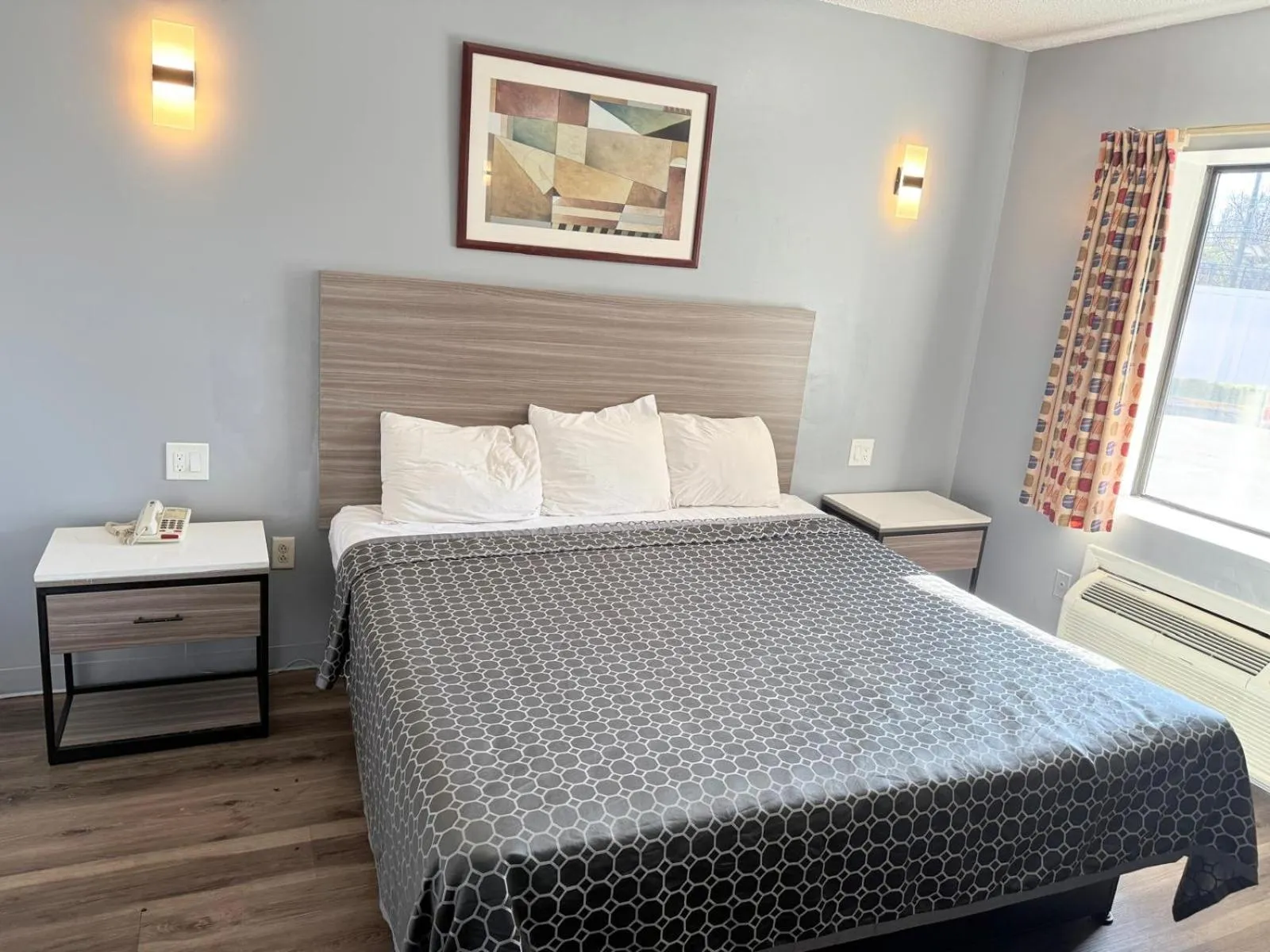 Bed in Express Inn-Rahway