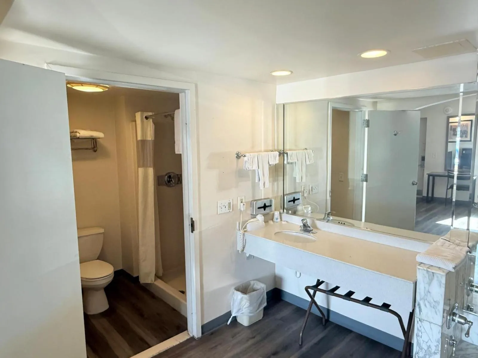 Bathroom in Express Inn-Rahway