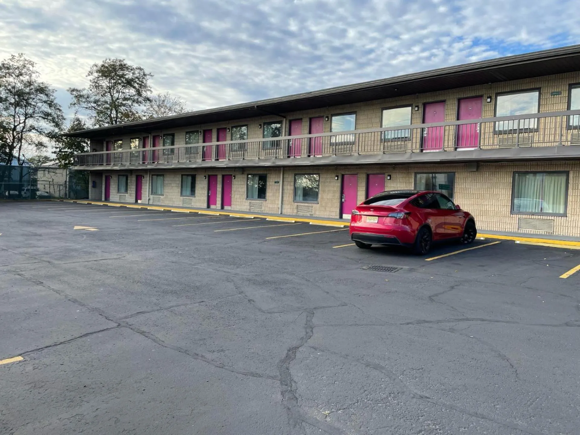 Parking in Express Inn-Rahway
