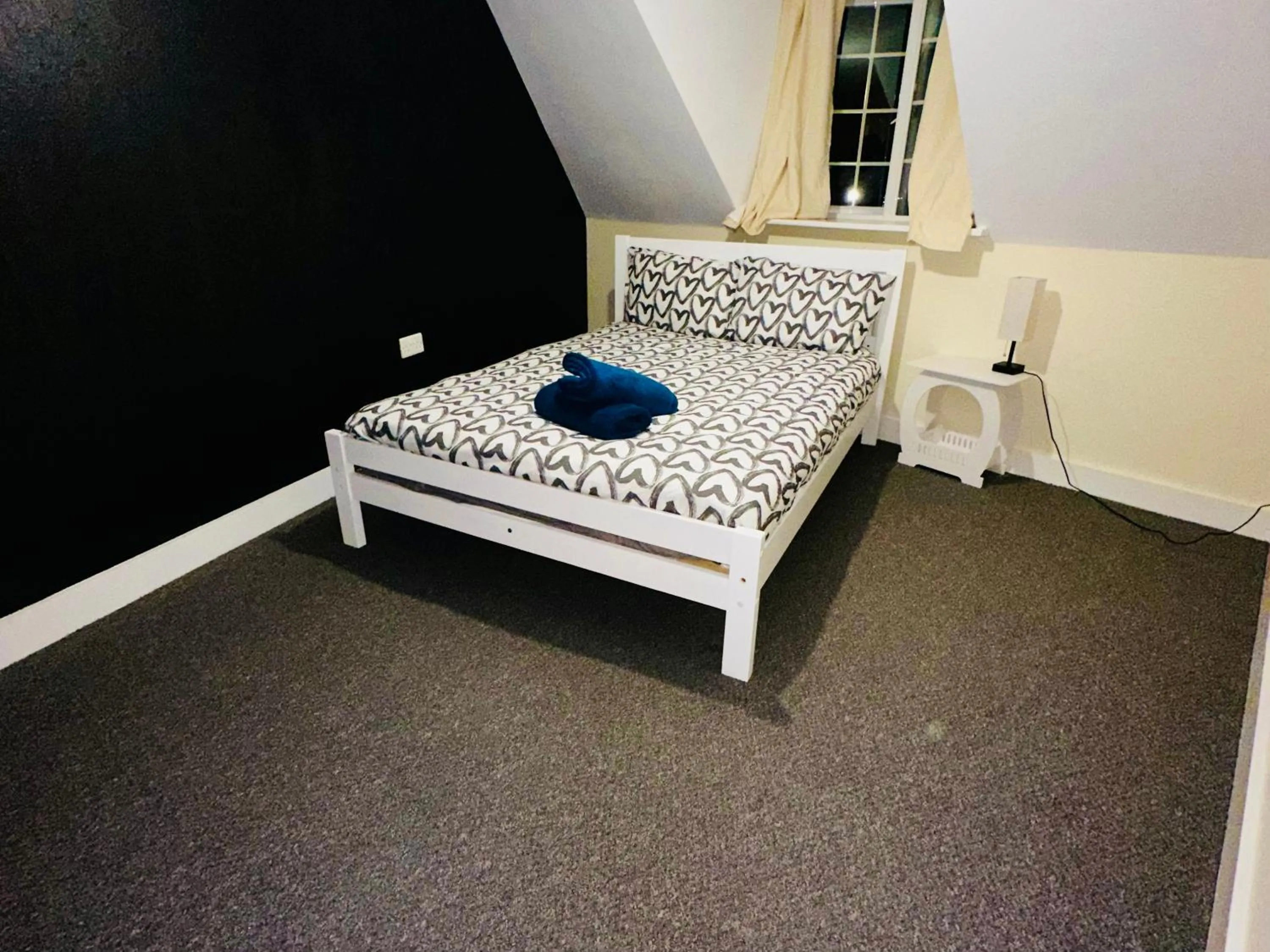 Stunning 5-Bed House in Peterborough host 15 g