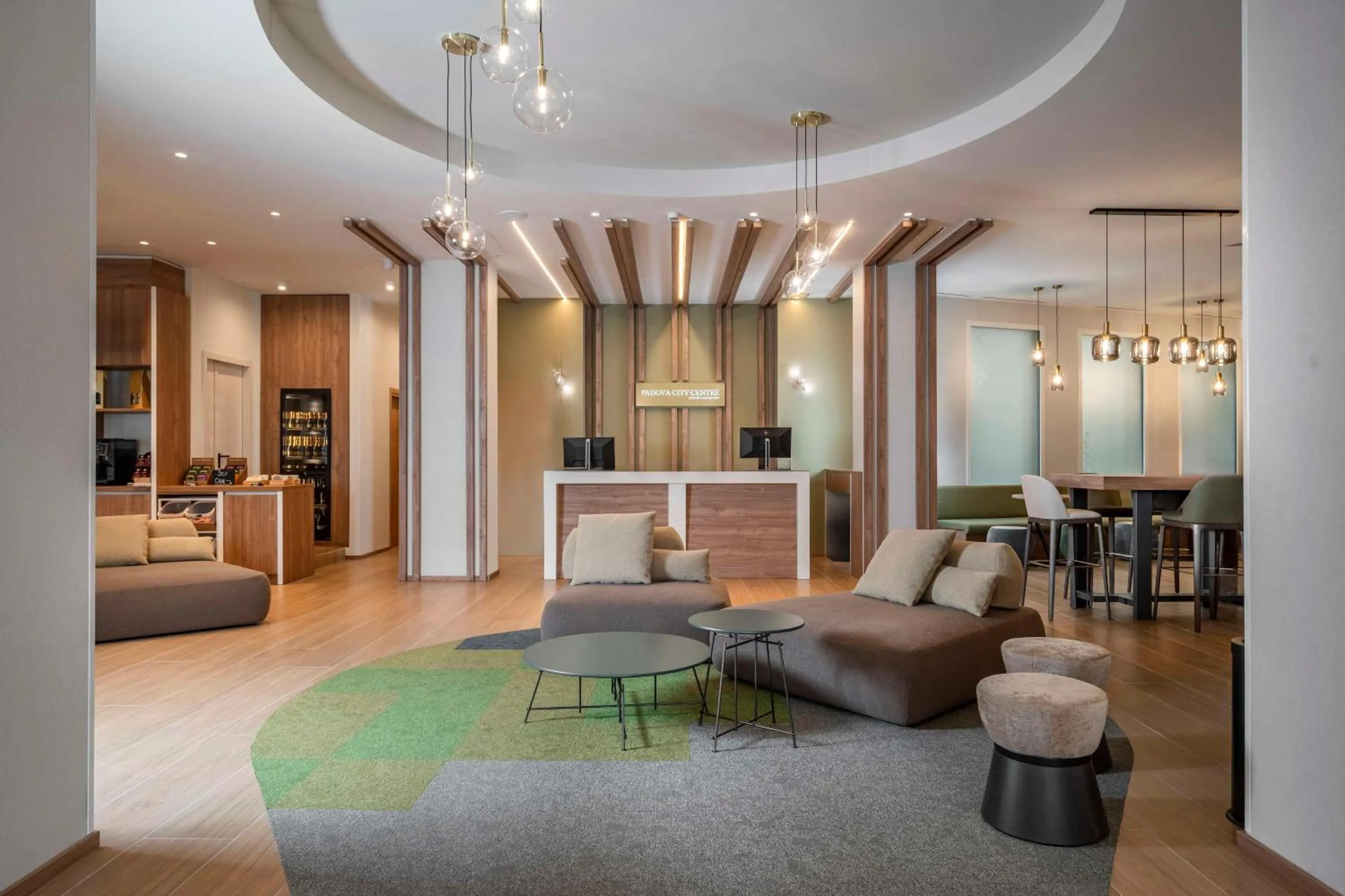 Lobby or reception in Hilton Garden Inn Padova City Centre