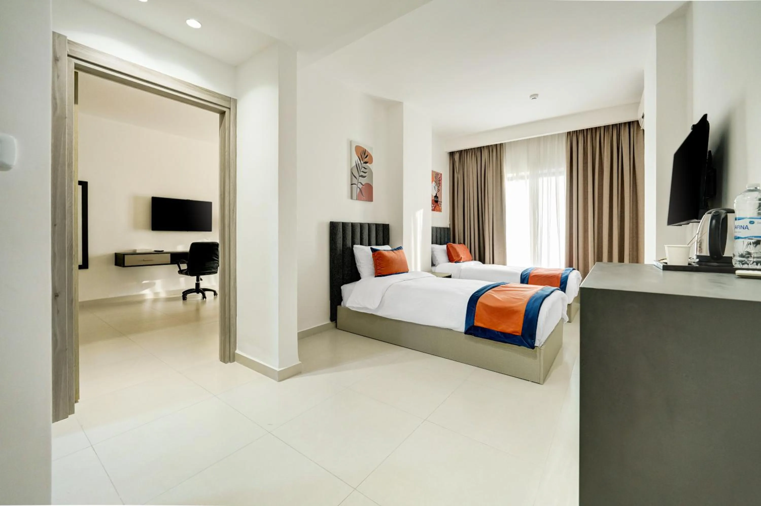 Communal lounge/ TV room, Bed in The Loft hotel By FHM