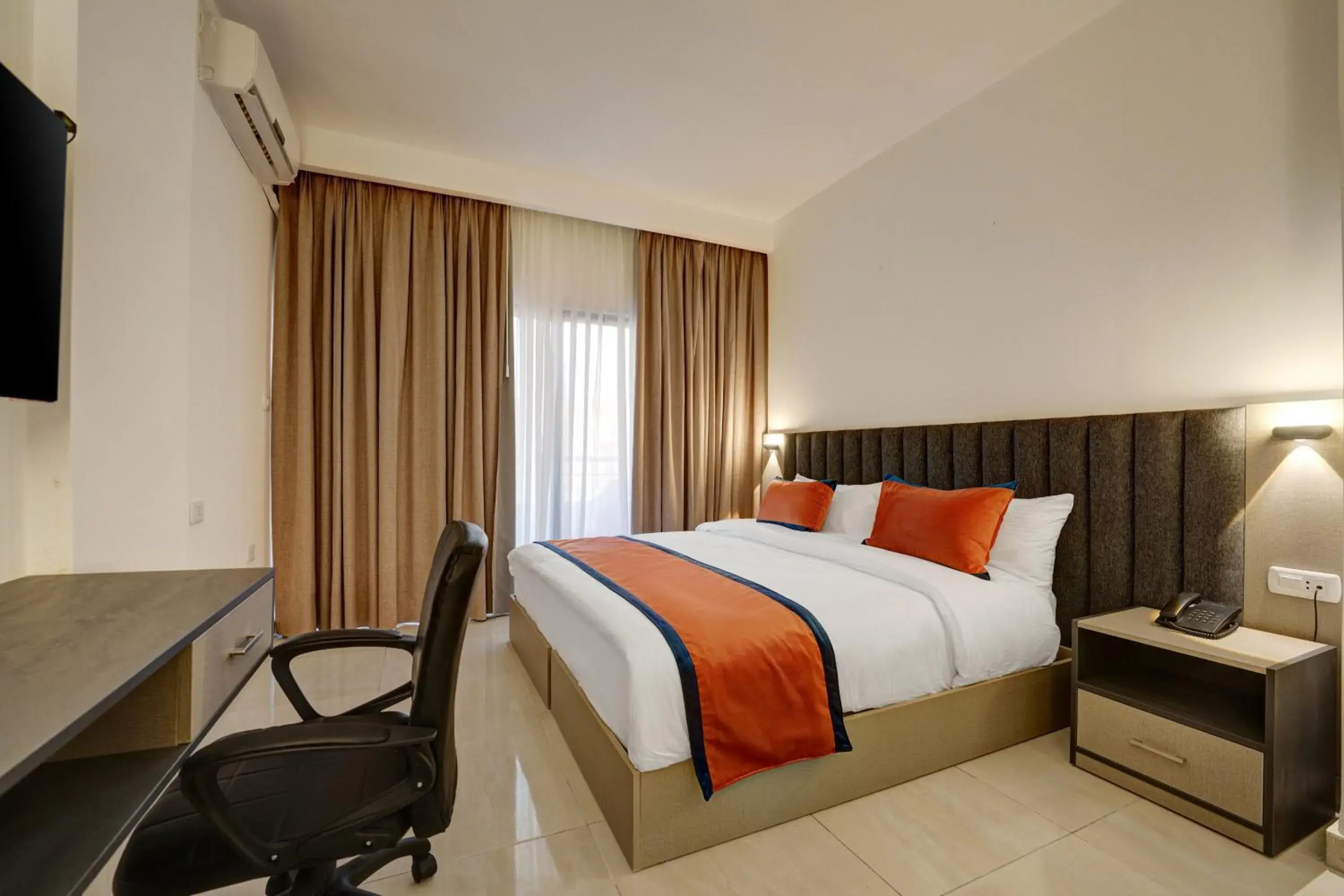 Double Room with Balcony - single occupancy in The Loft hotel By FHM Double Room with Balcony - single occupancy in The Loft hotel By FHM