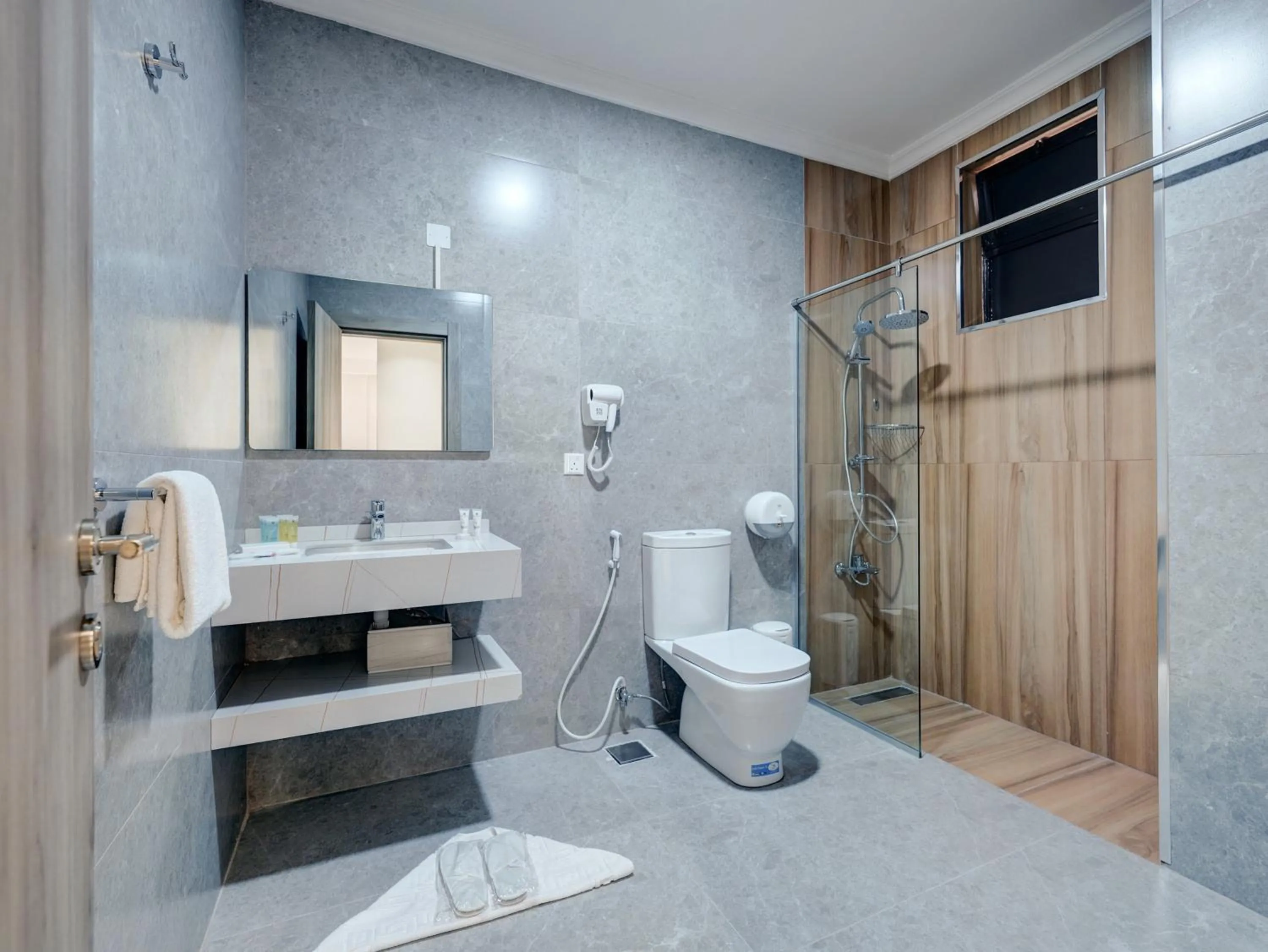 Bathroom in The Loft hotel By FHM