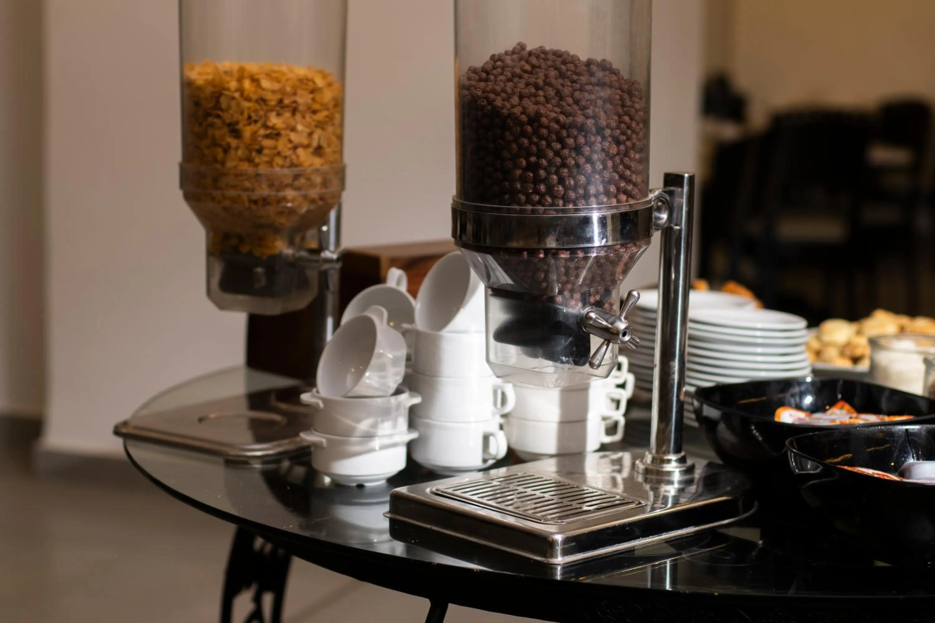 Restaurant/places to eat in The Loft hotel By FHM