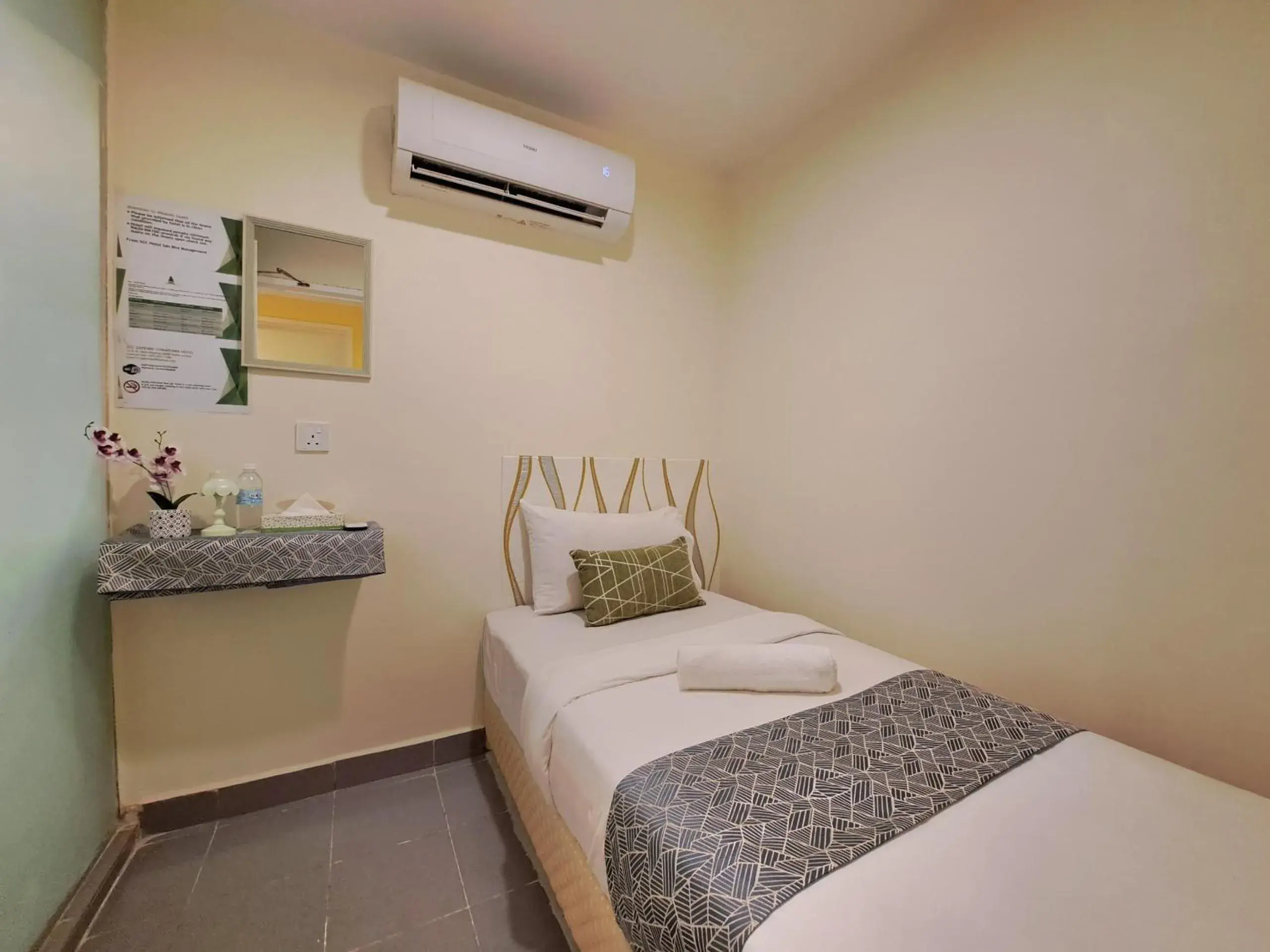 Bedroom, Bed in SCC Gateway Chinatown Hotel Bedroom, Bed in SCC Gateway Chinatown Hotel