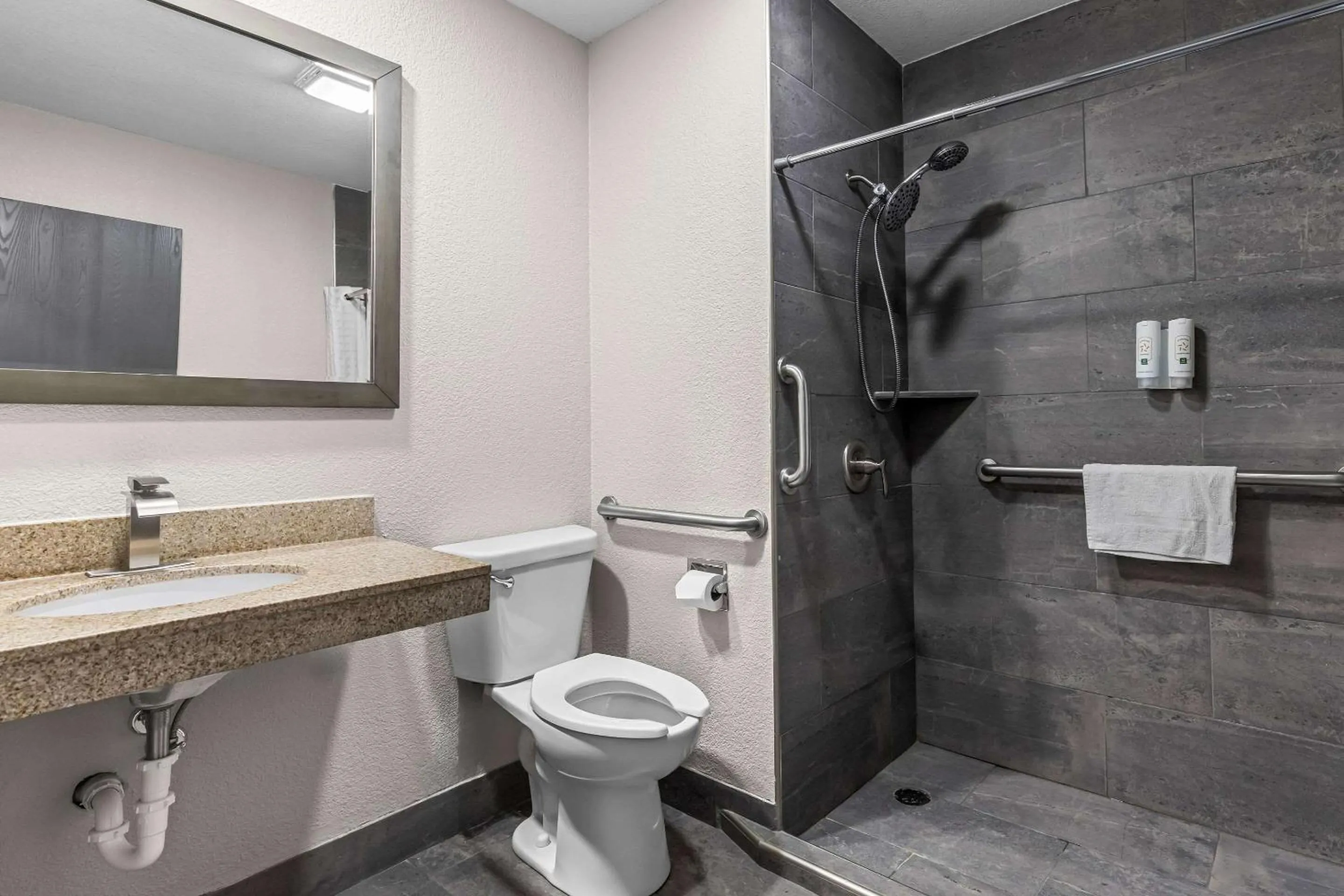 Bedroom in Quality Inn Oskaloosa