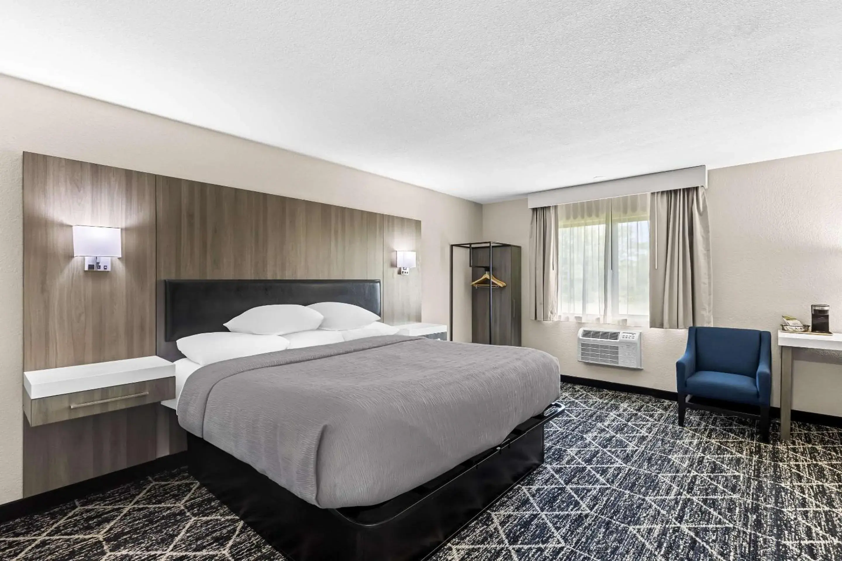 Bedroom, Bed in Quality Inn Oskaloosa Bedroom, Bed in Quality Inn Oskaloosa