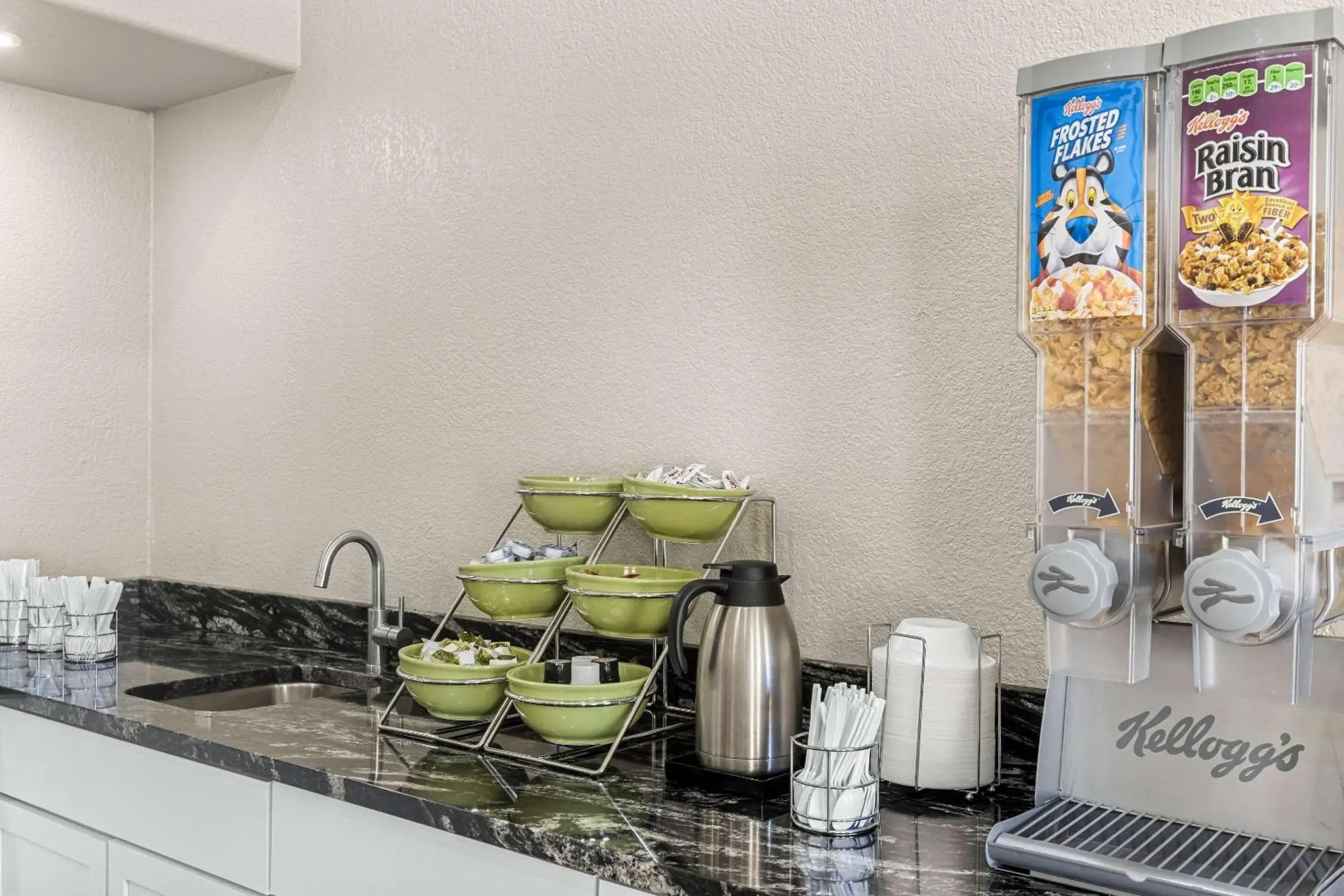 Breakfast in Quality Inn Oskaloosa Breakfast in Quality Inn Oskaloosa