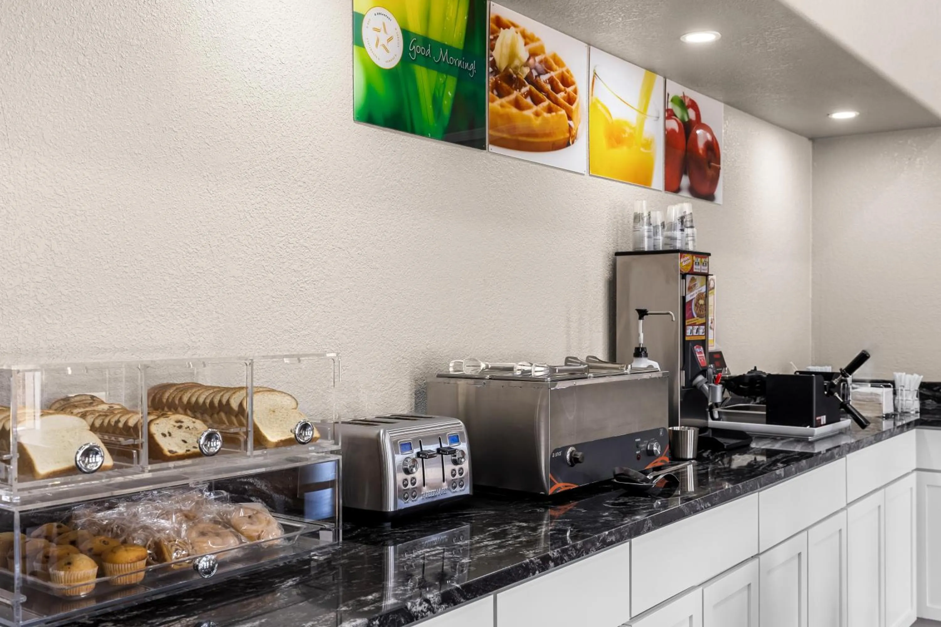 Breakfast in Quality Inn Oskaloosa