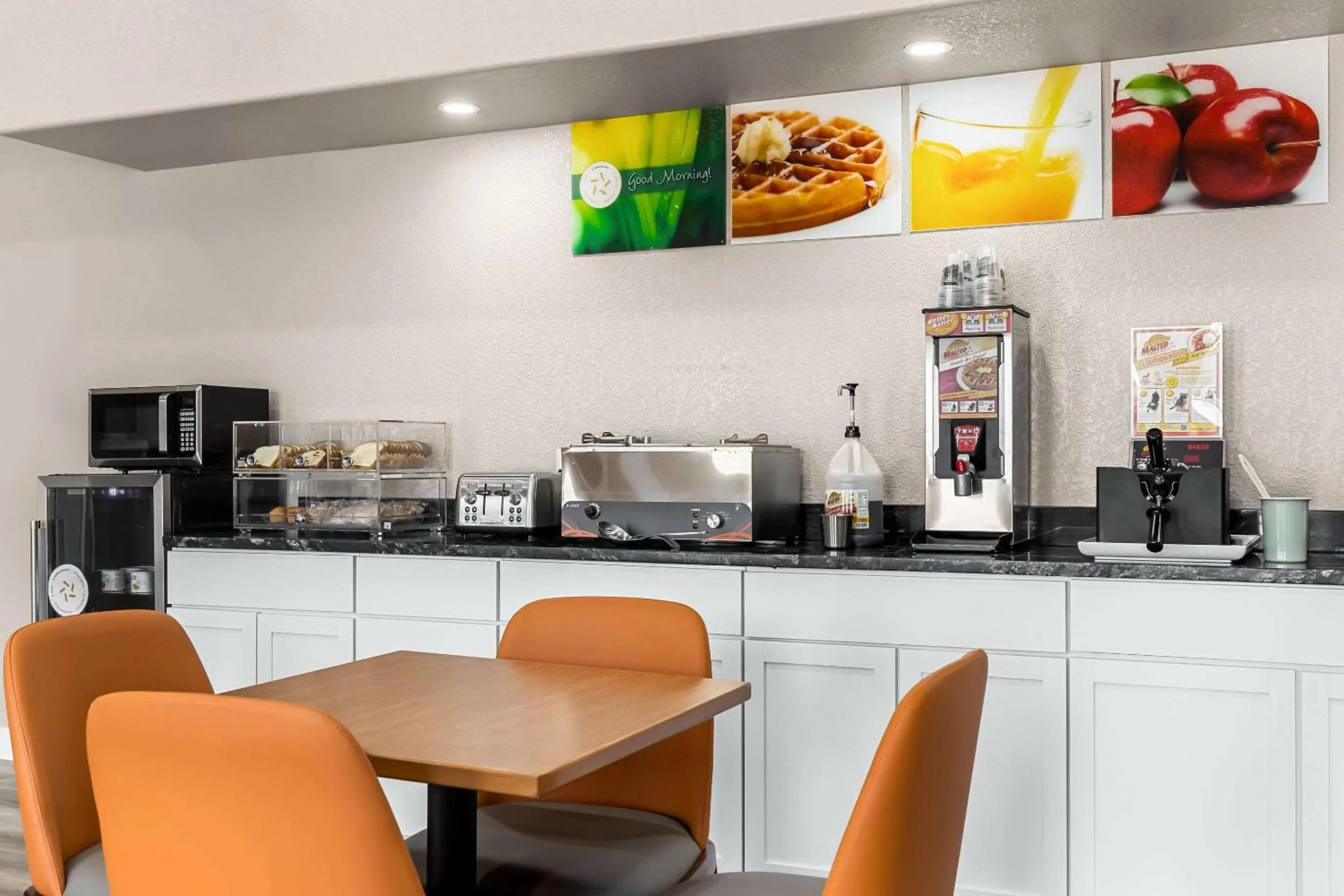 Breakfast in Quality Inn Oskaloosa