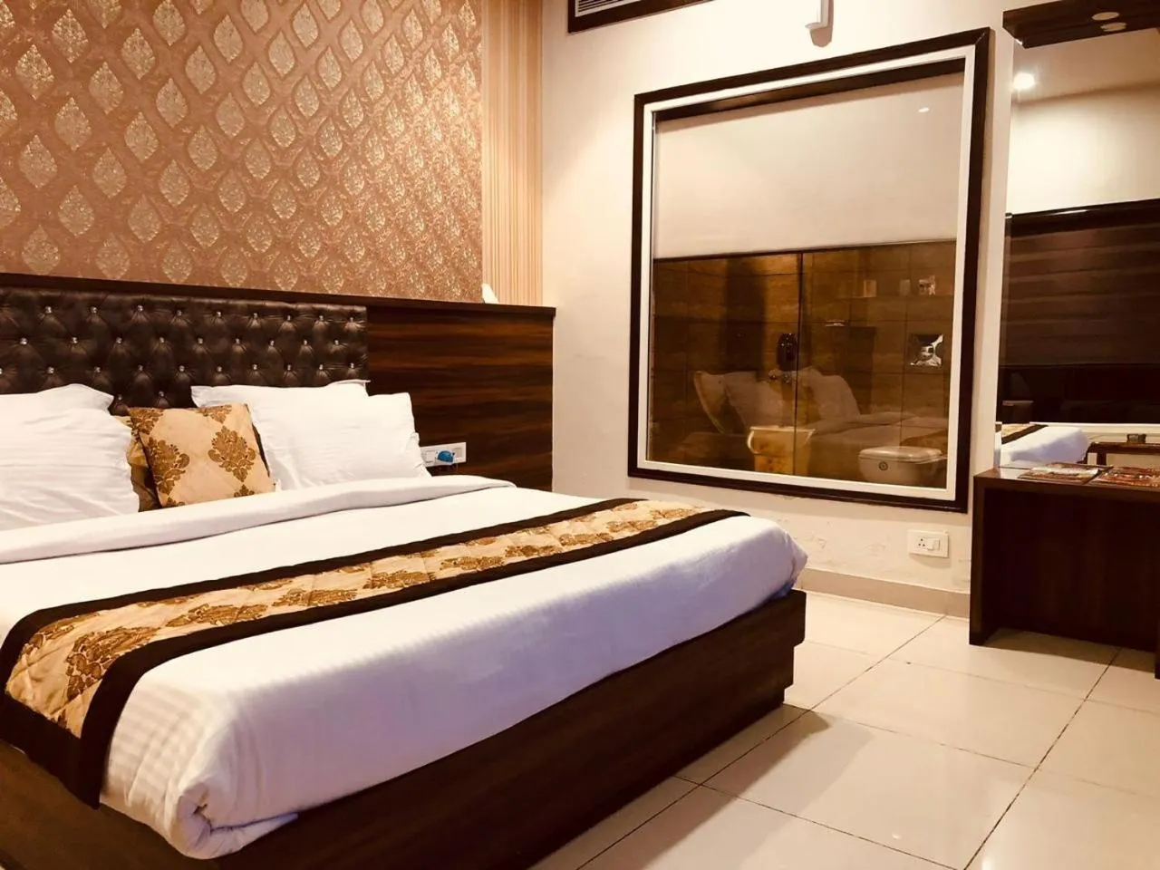 Photo of the whole room, Bed in HOTEL SILVER STONE