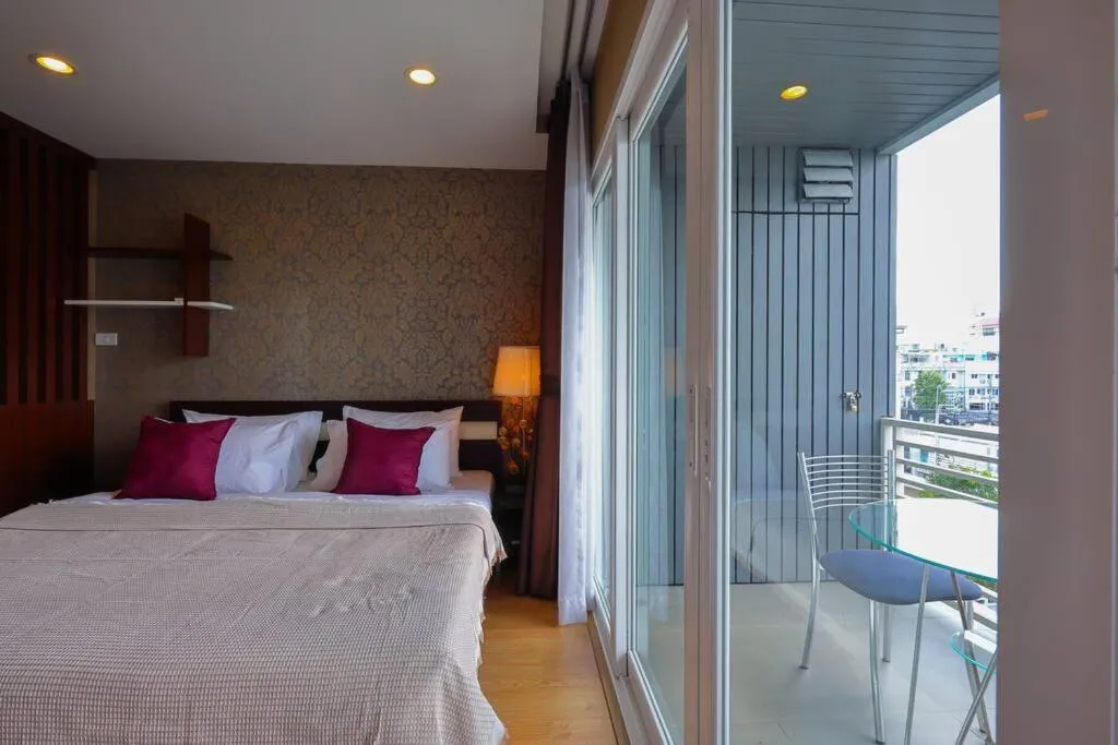 Bed in Luxury Living in heart of Nimman