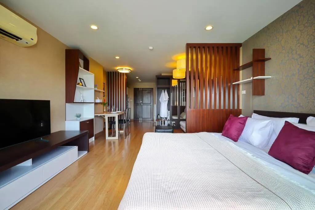 Bed in Luxury Living in heart of Nimman