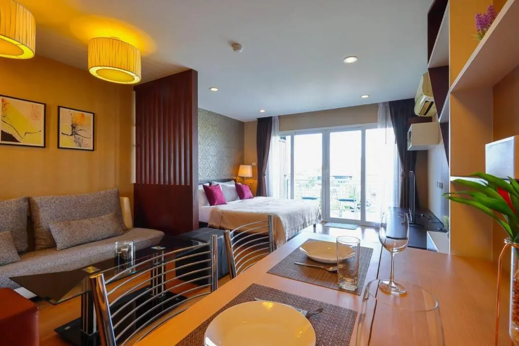 Bed in Luxury Living in heart of Nimman