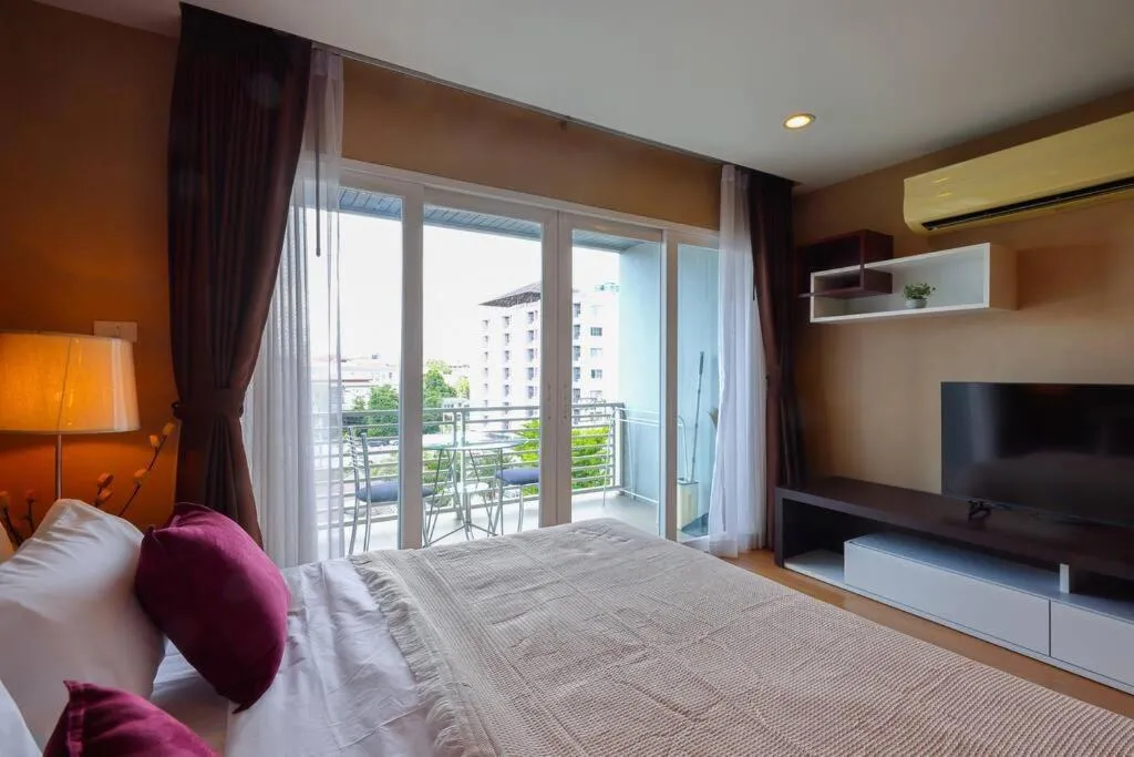 Bed in Luxury Living in heart of Nimman