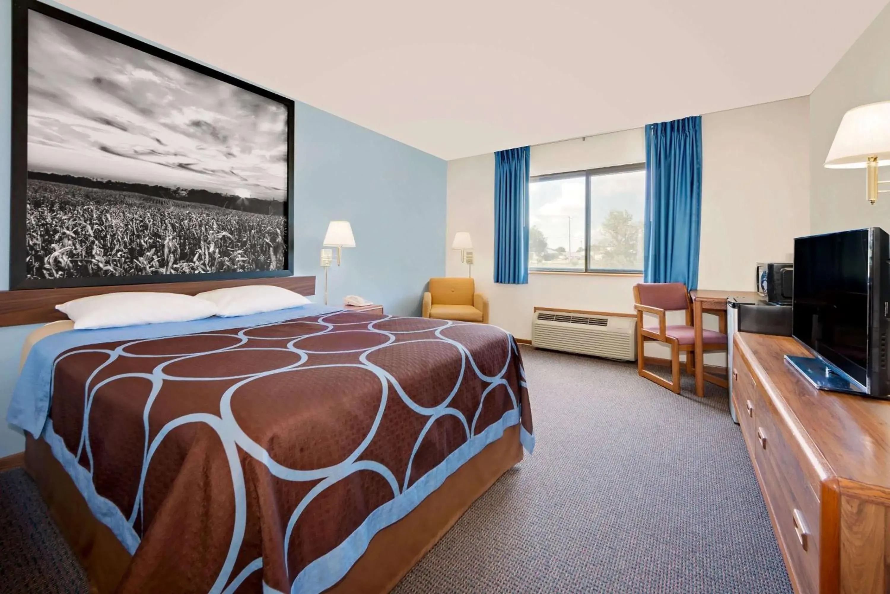 Photo of the whole room, Bed in Super 8 by Wyndham Centerville Photo of the whole room, Bed in Super 8 by Wyndham Centerville