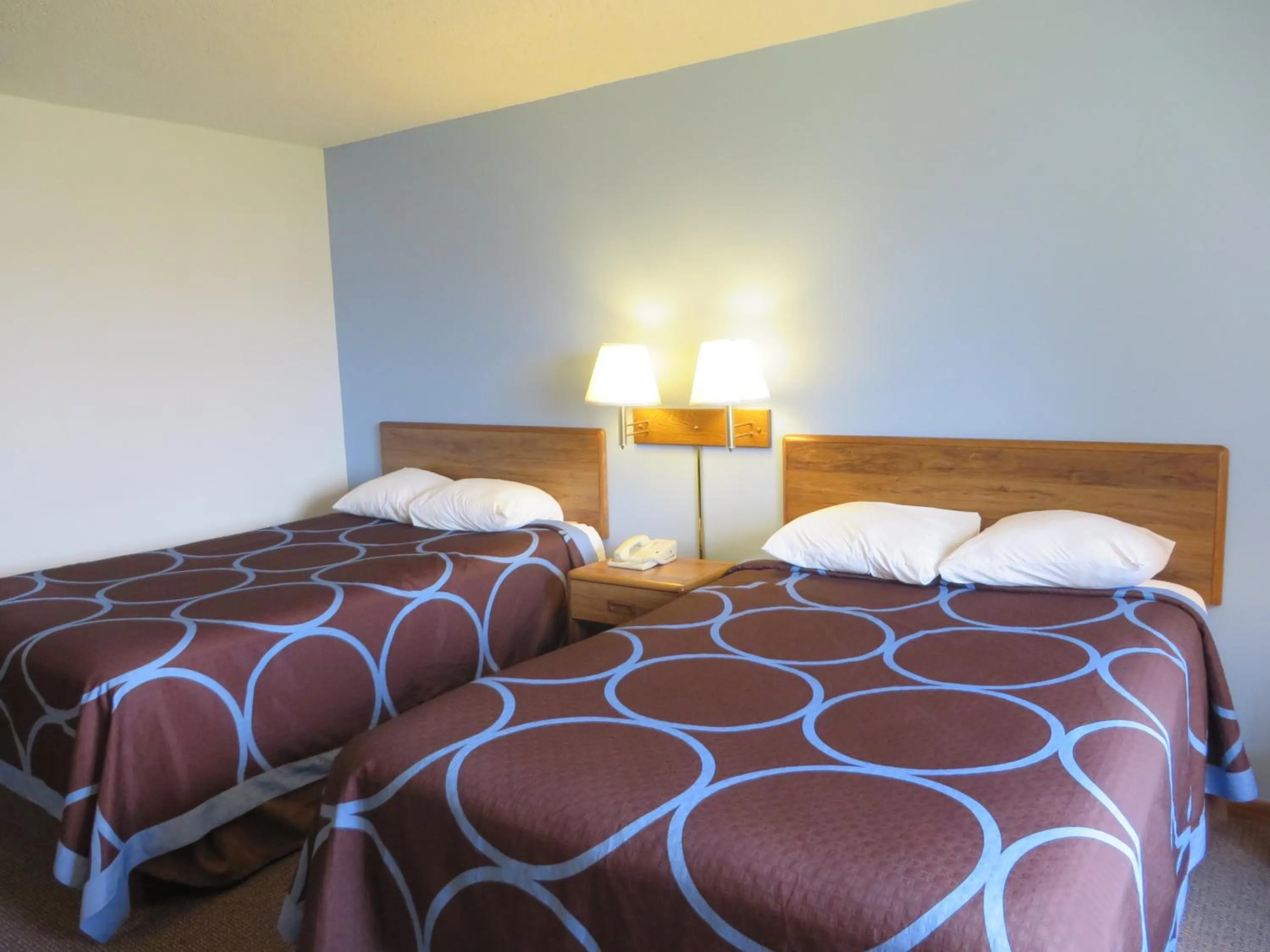 Bed in Super 8 by Wyndham Centerville