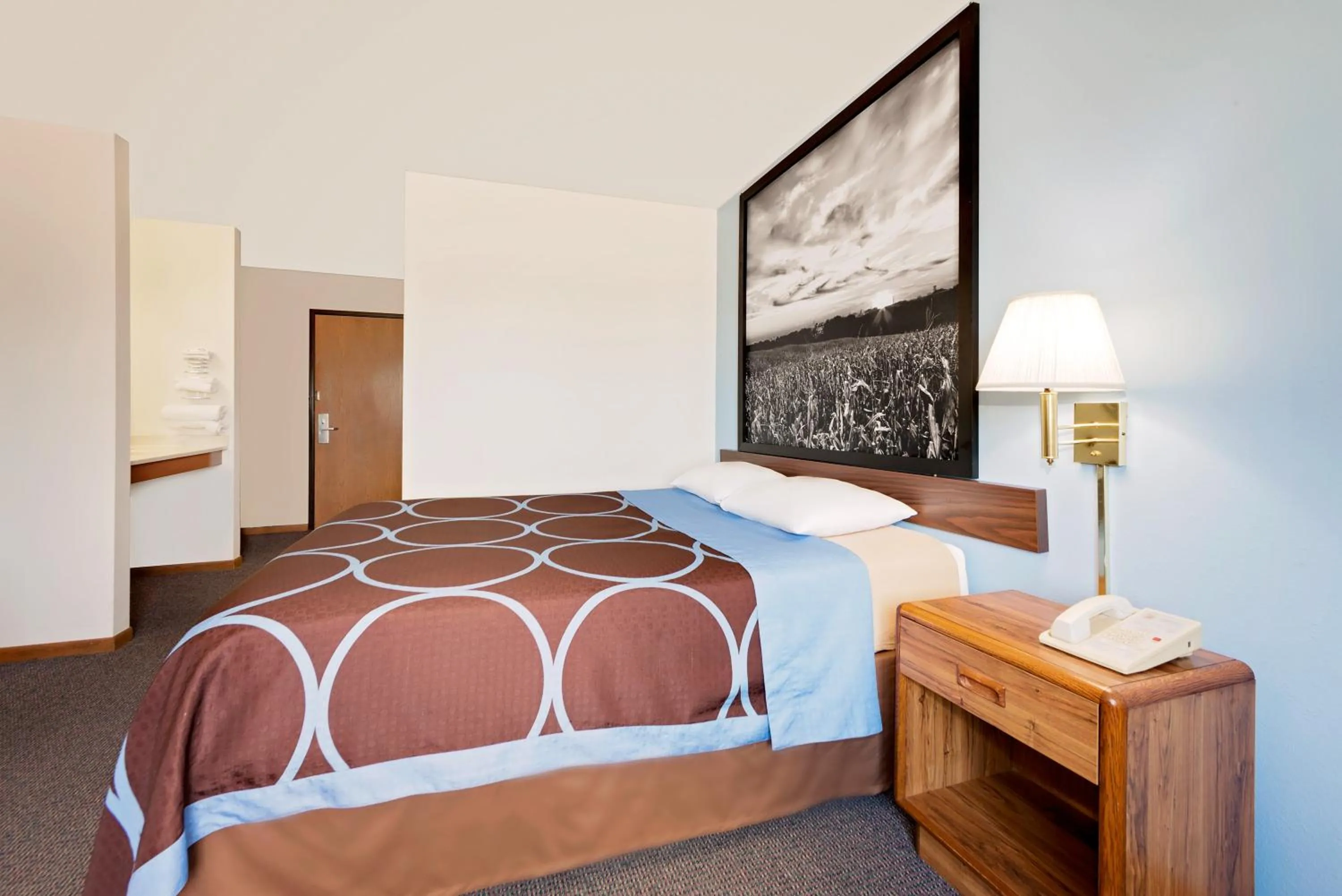 Bed in Super 8 by Wyndham Centerville