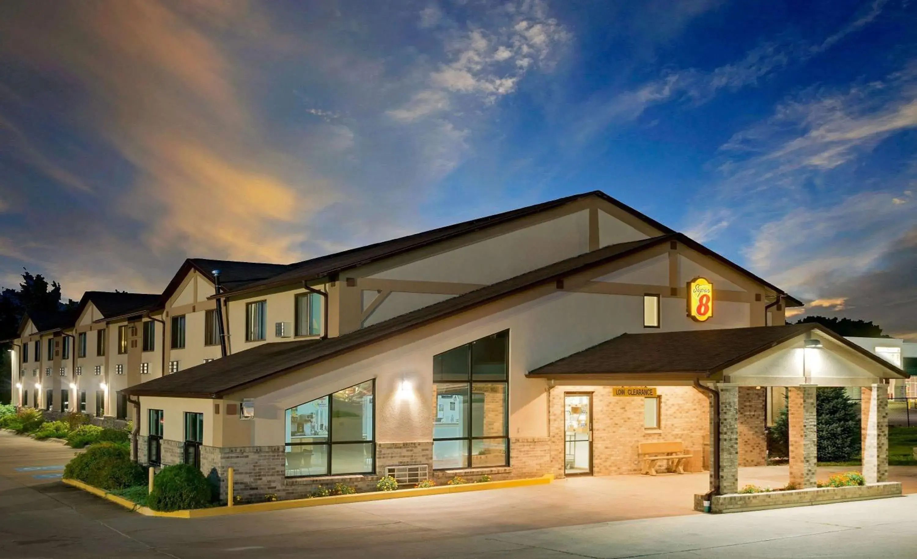 Property building in Super 8 by Wyndham Centerville Property building in Super 8 by Wyndham Centerville