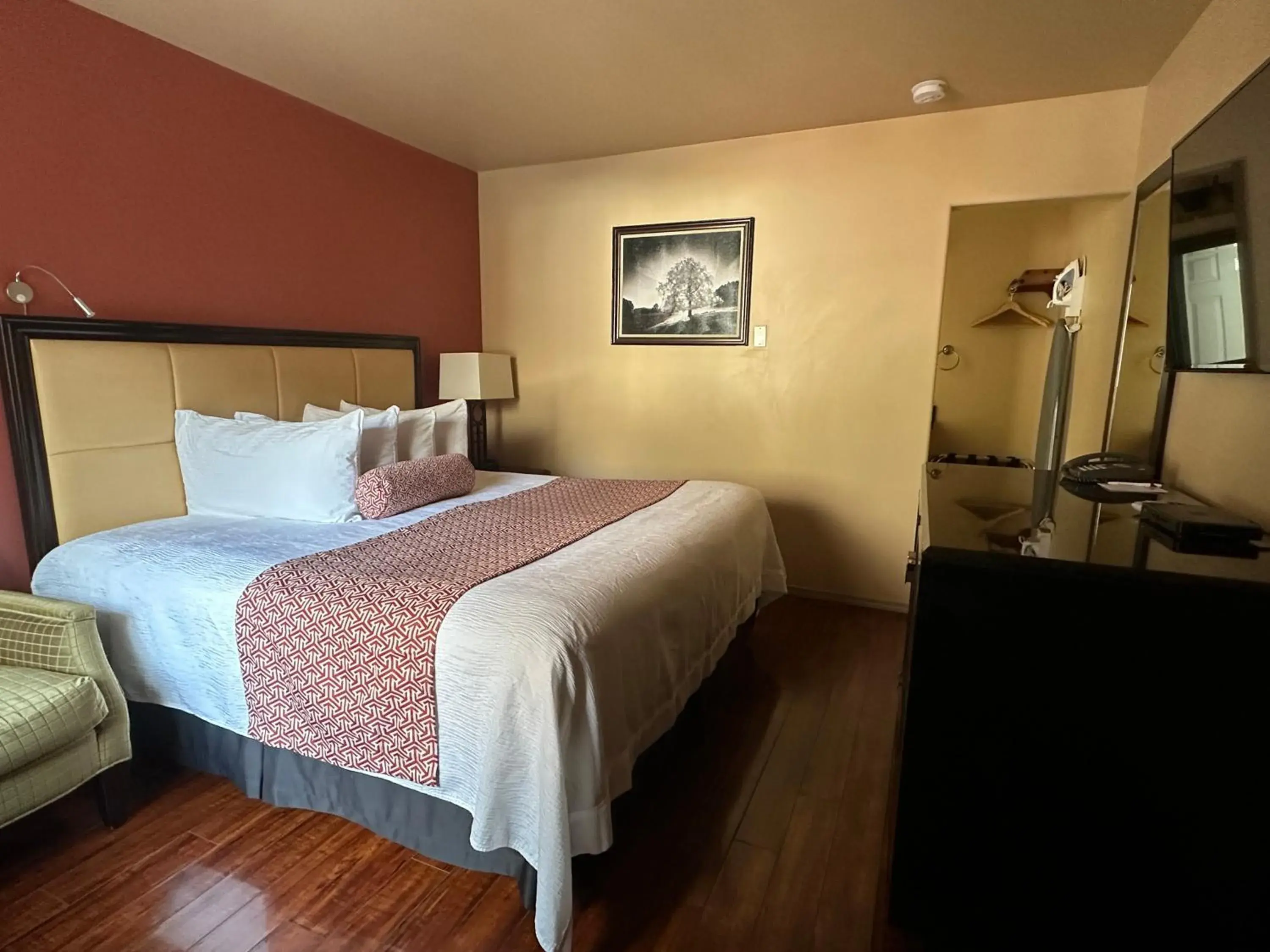 Bedroom, Bed in Matterhorn Inn Ouray Bedroom, Bed in Matterhorn Inn Ouray