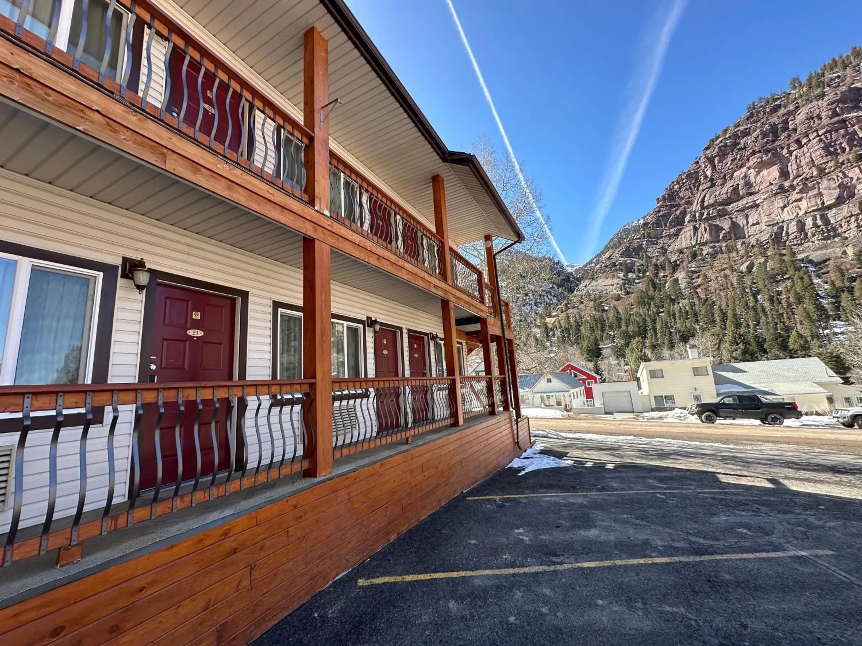 Property building in Matterhorn Inn Ouray Property building in Matterhorn Inn Ouray