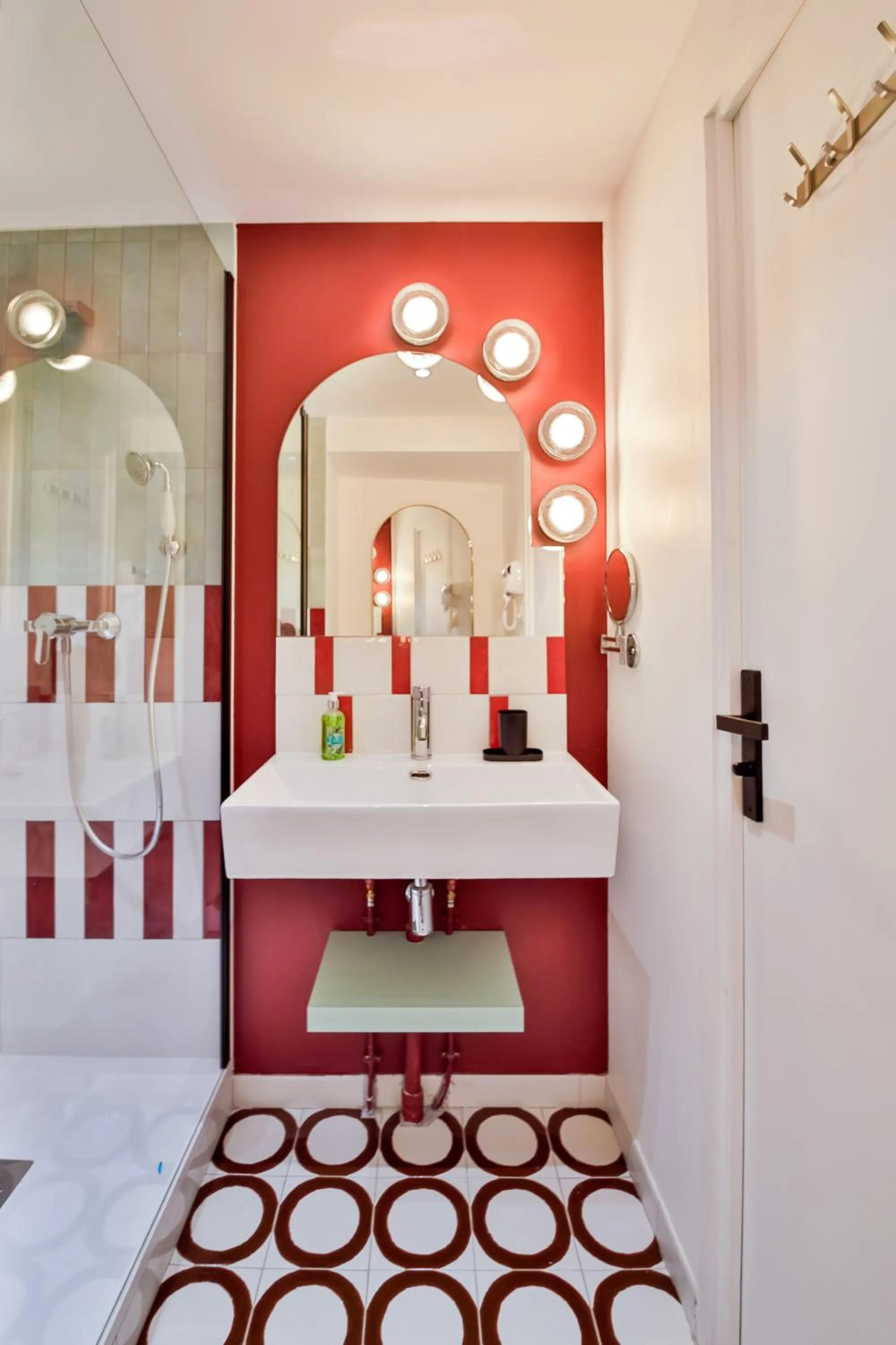 Bathroom, Bed in WS Louvre - Casanova