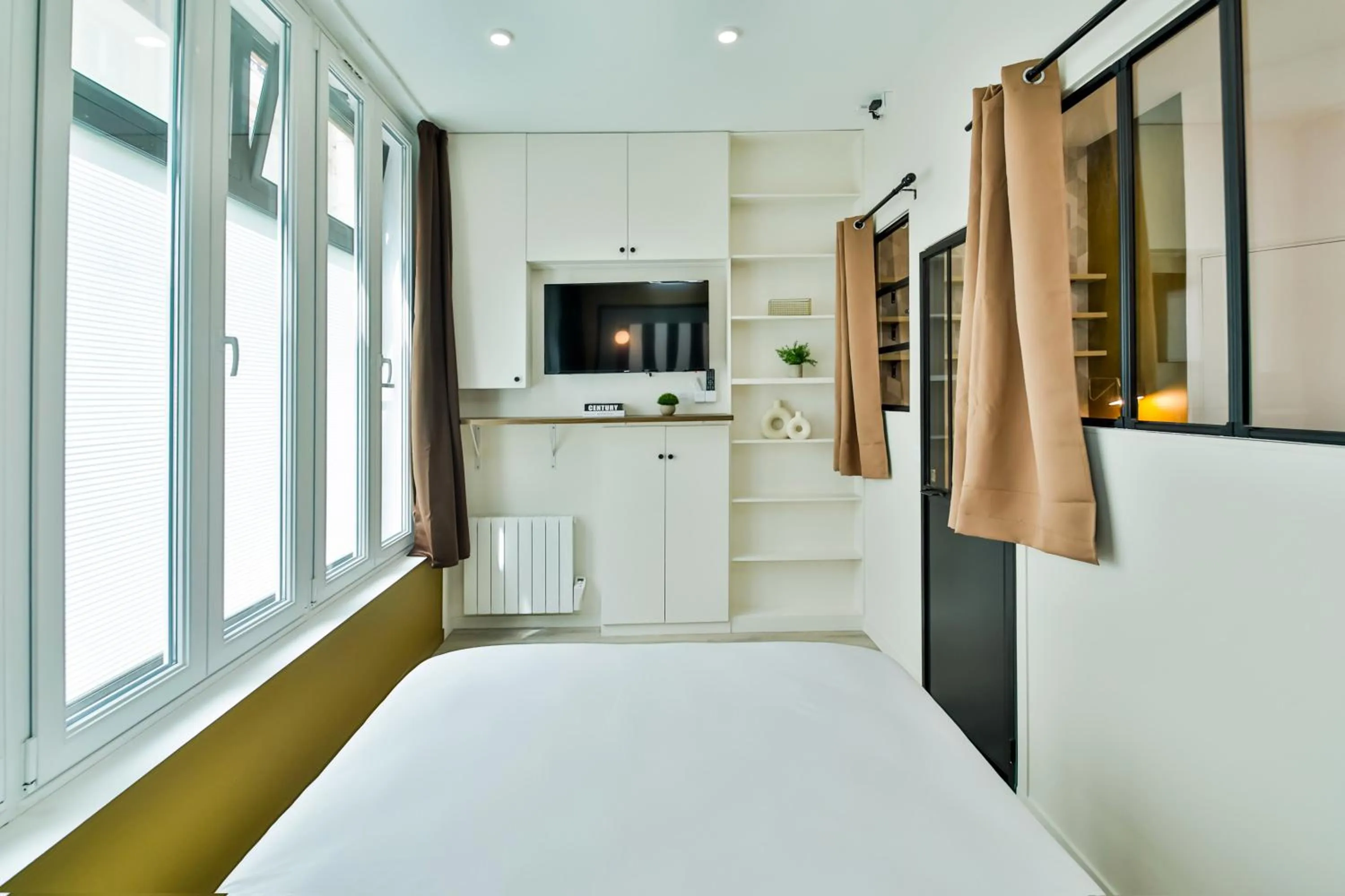 TV and multimedia, Bed in WS Louvre - Casanova