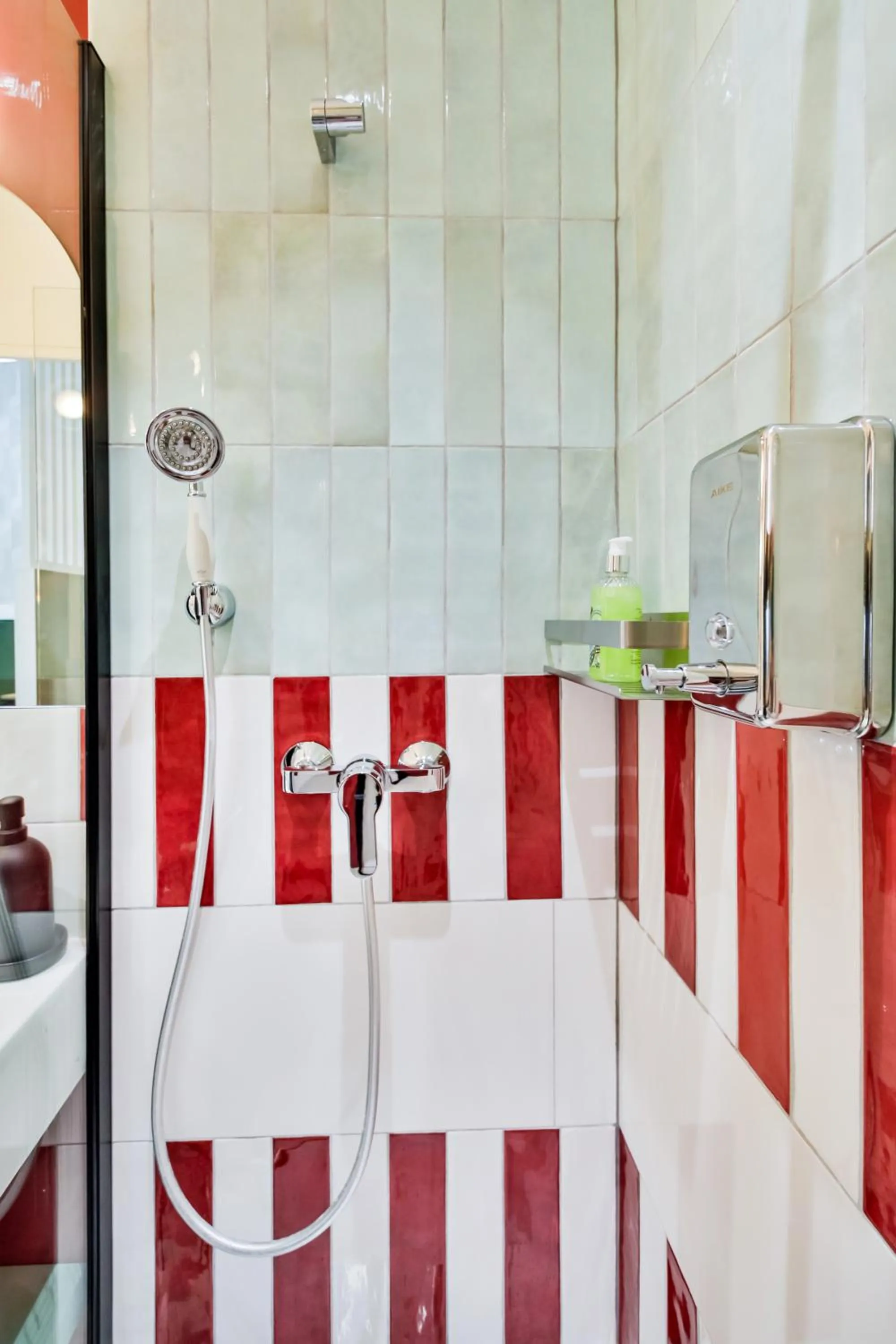 Shower in WS Louvre - Casanova