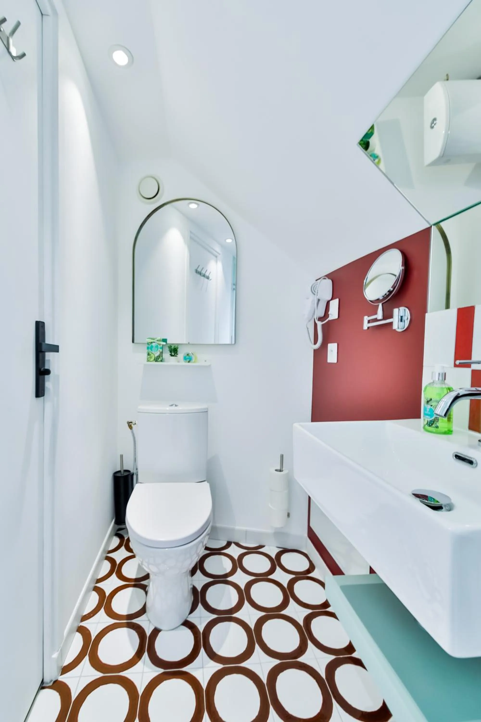 Toilet in WS Louvre - Casanova